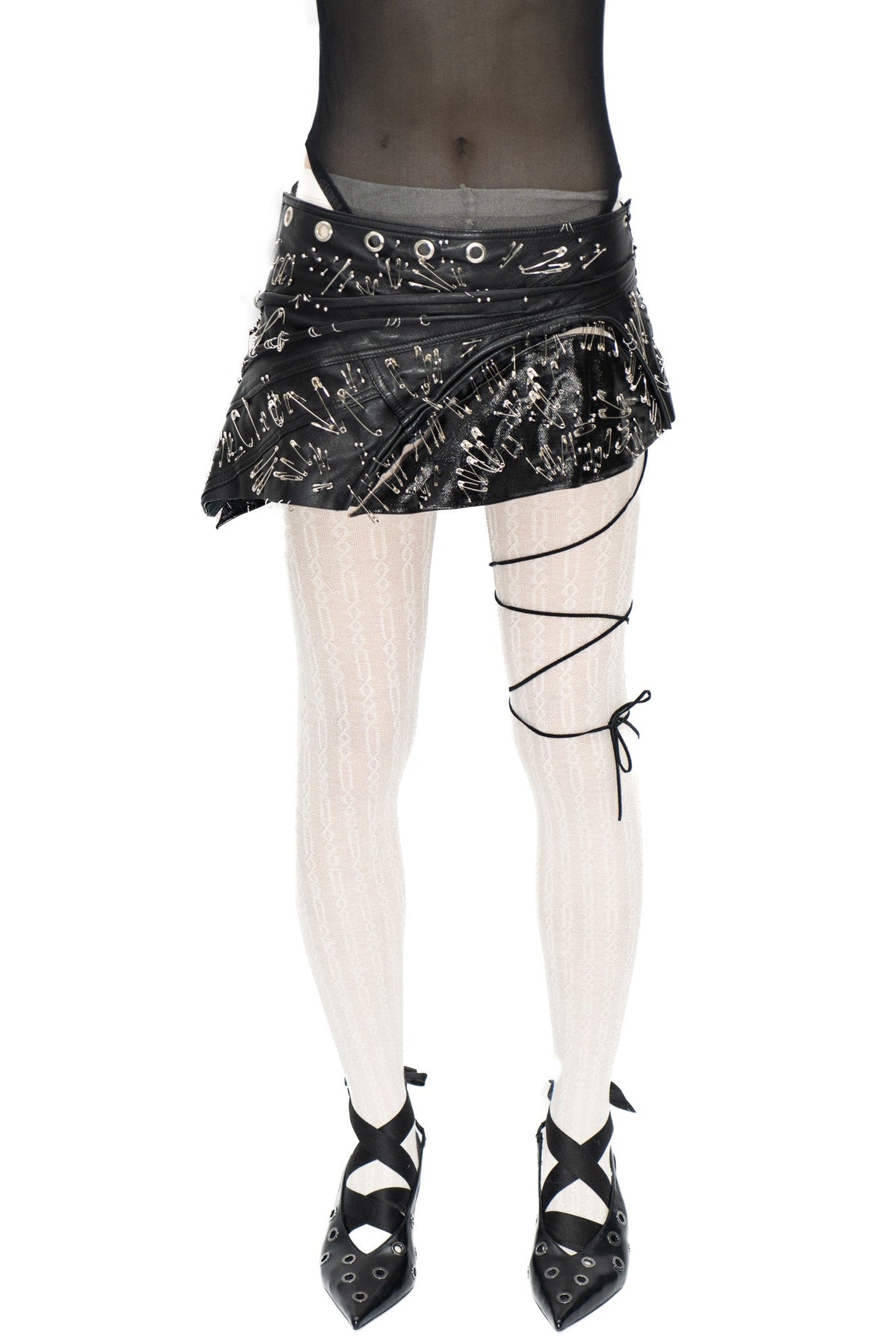 Lisa piercing mini skirt