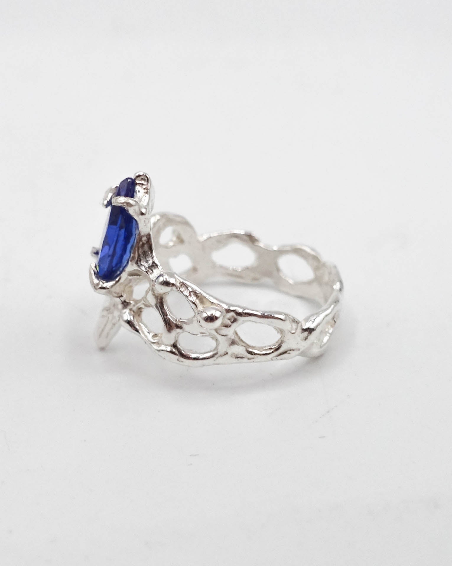 Daphne ring