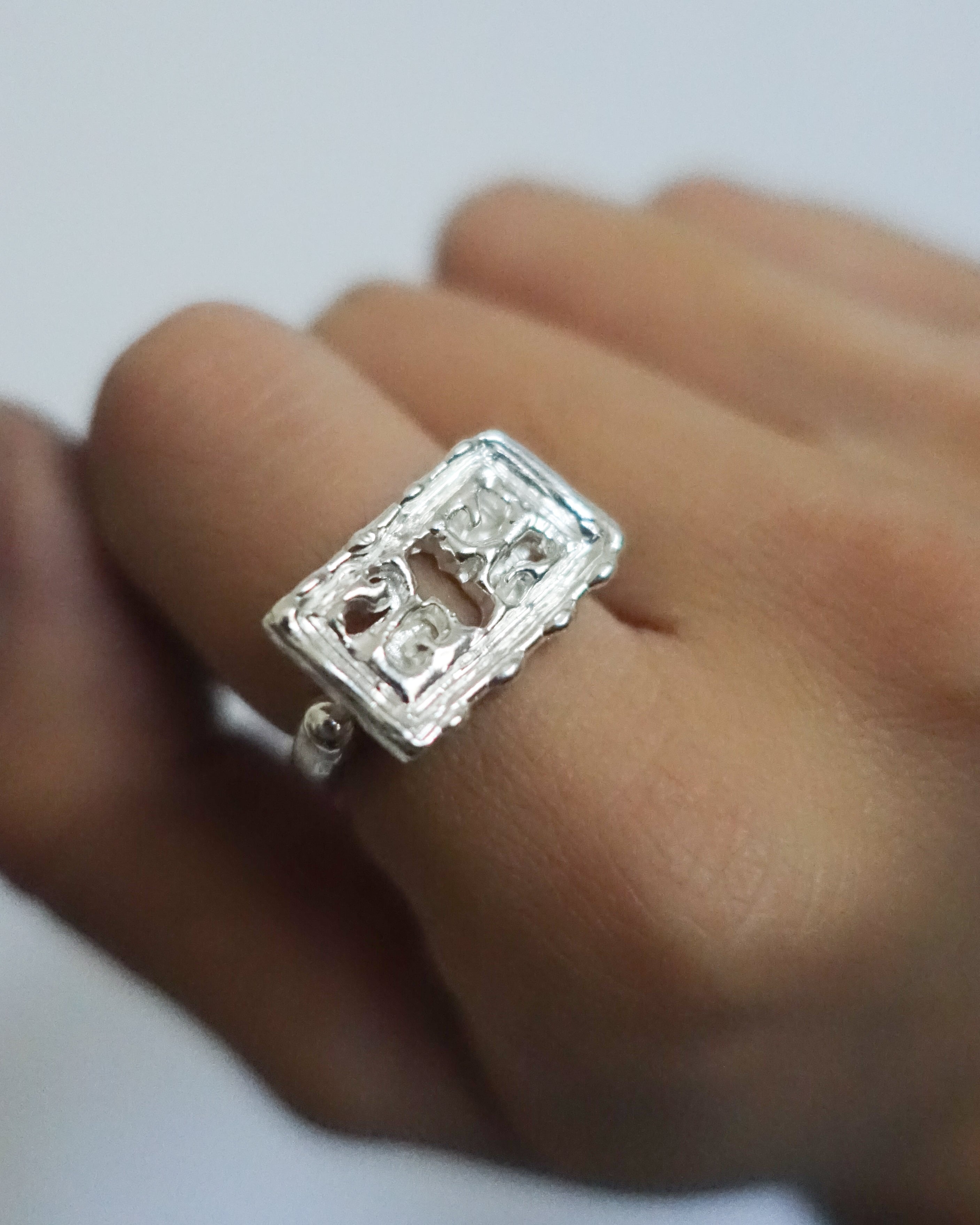 Lore ring