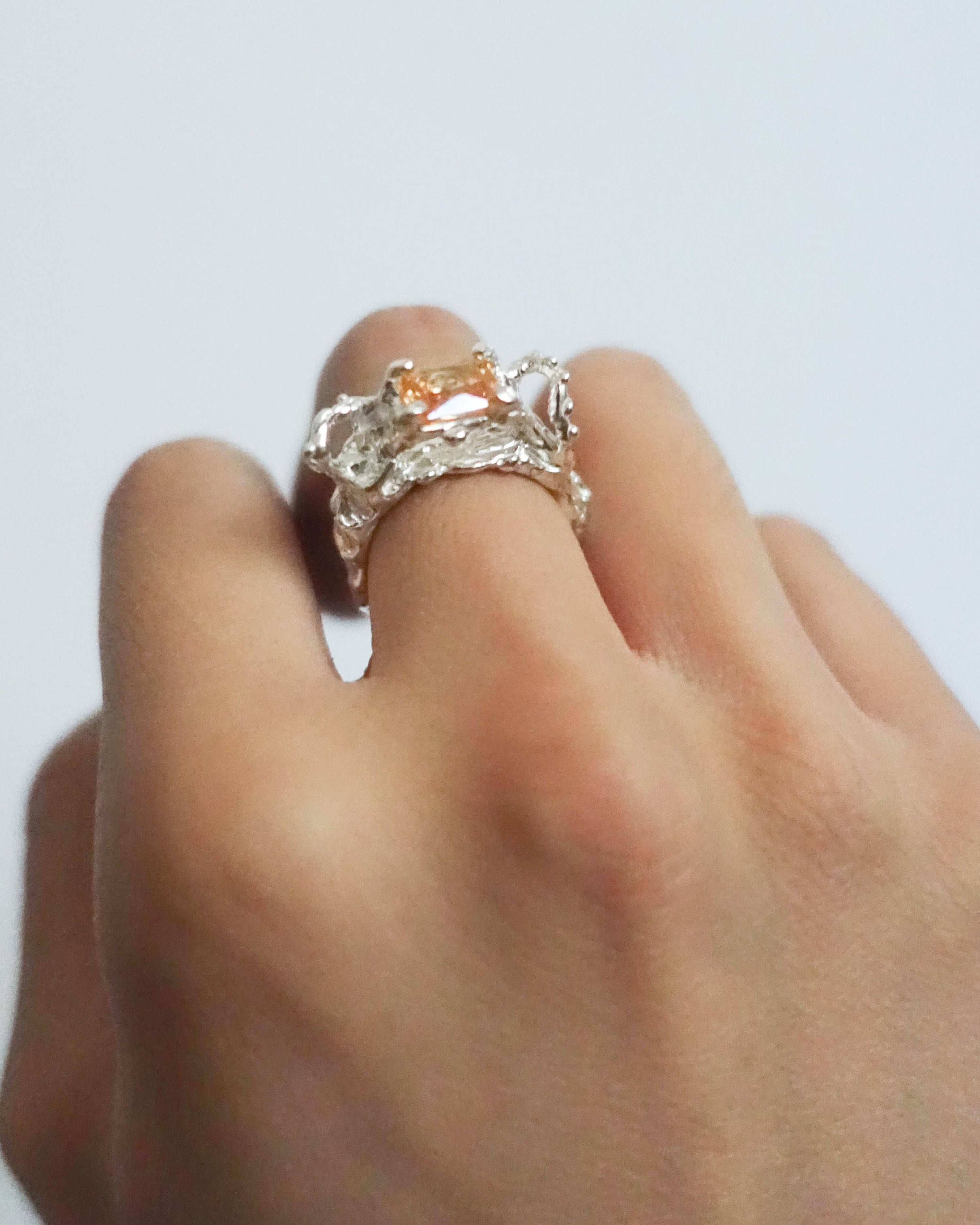 Seraxis ring (peach)