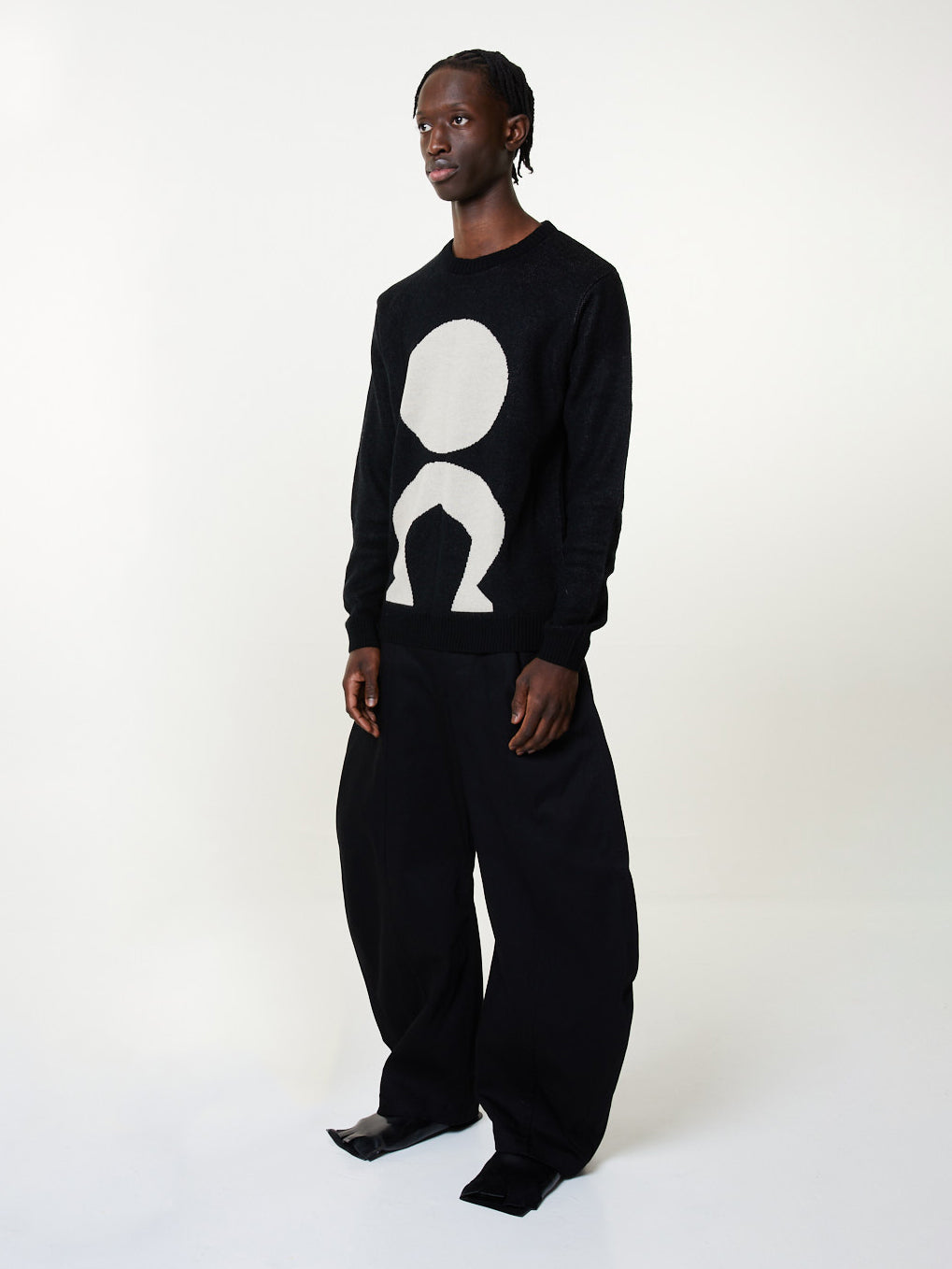 Black essential jumper | relaxed fit