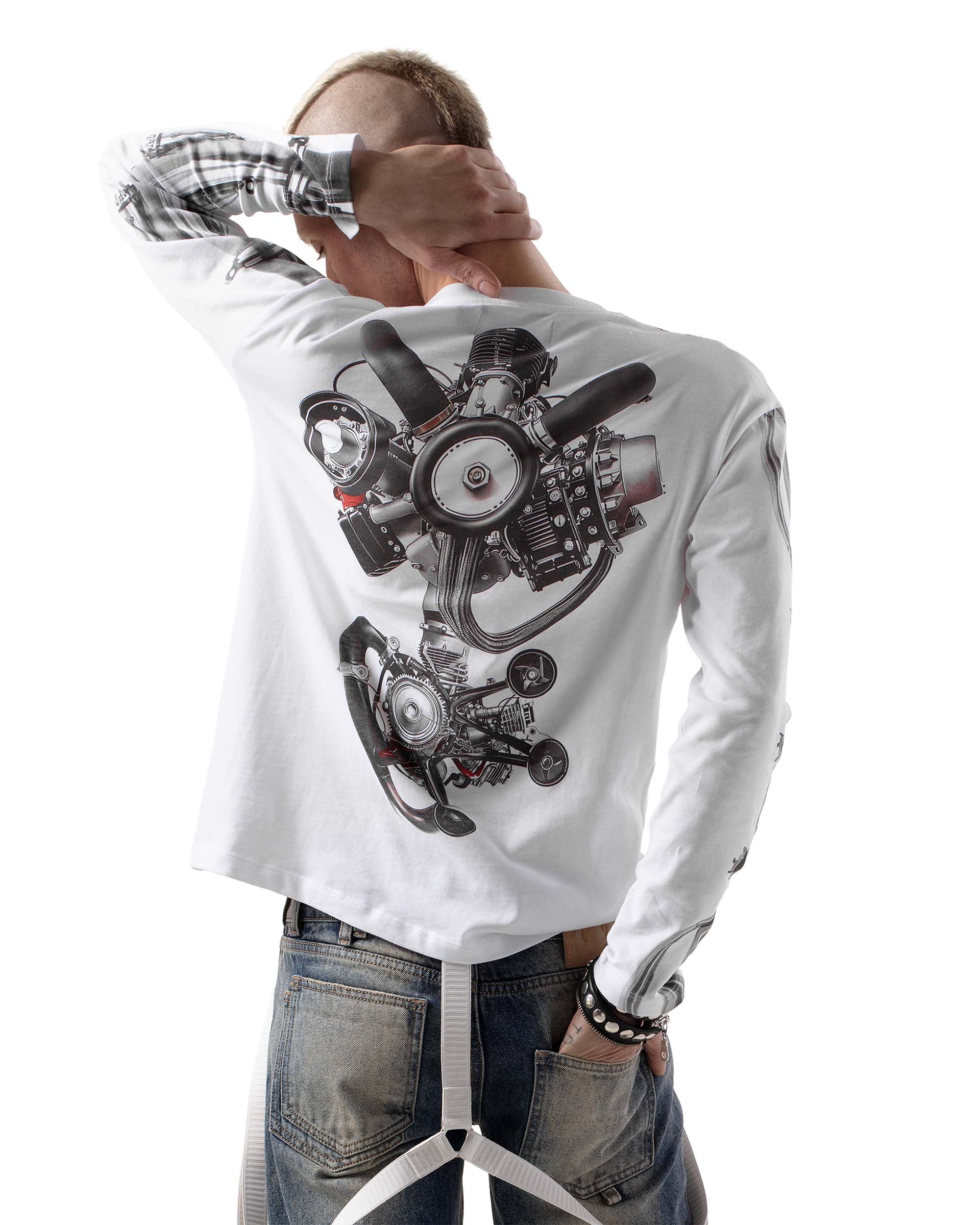 Engine long sleeve
