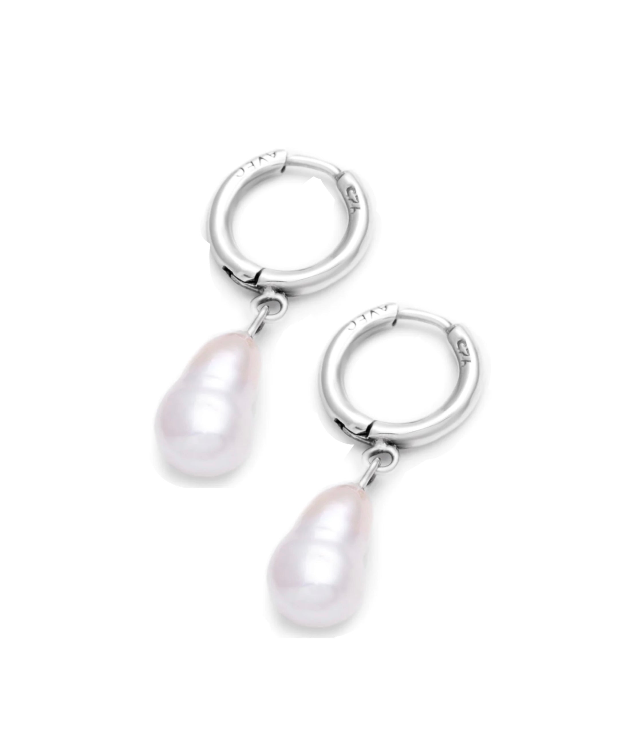 Loa hoop & baroque pearl