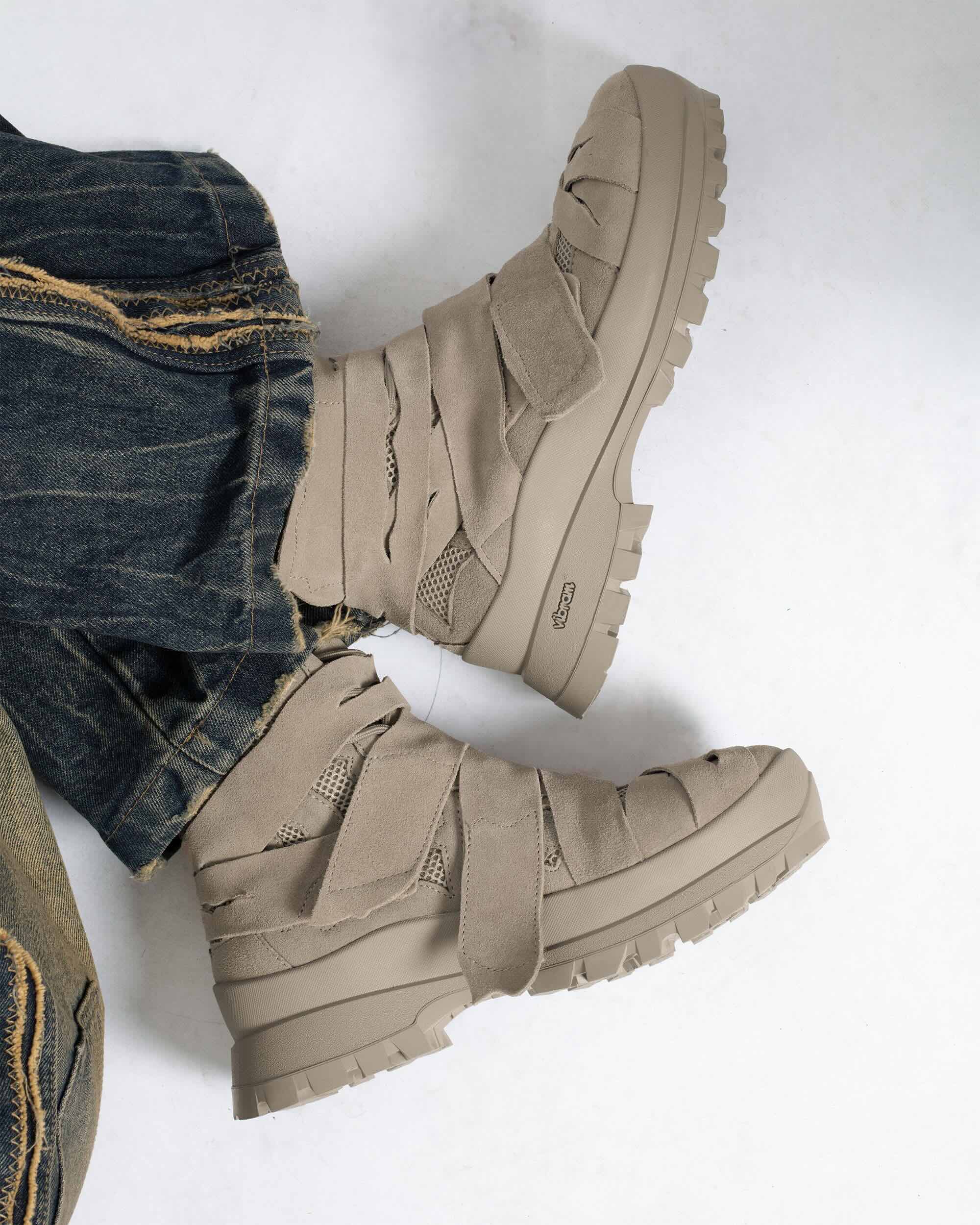 Beige vibram® desert boots