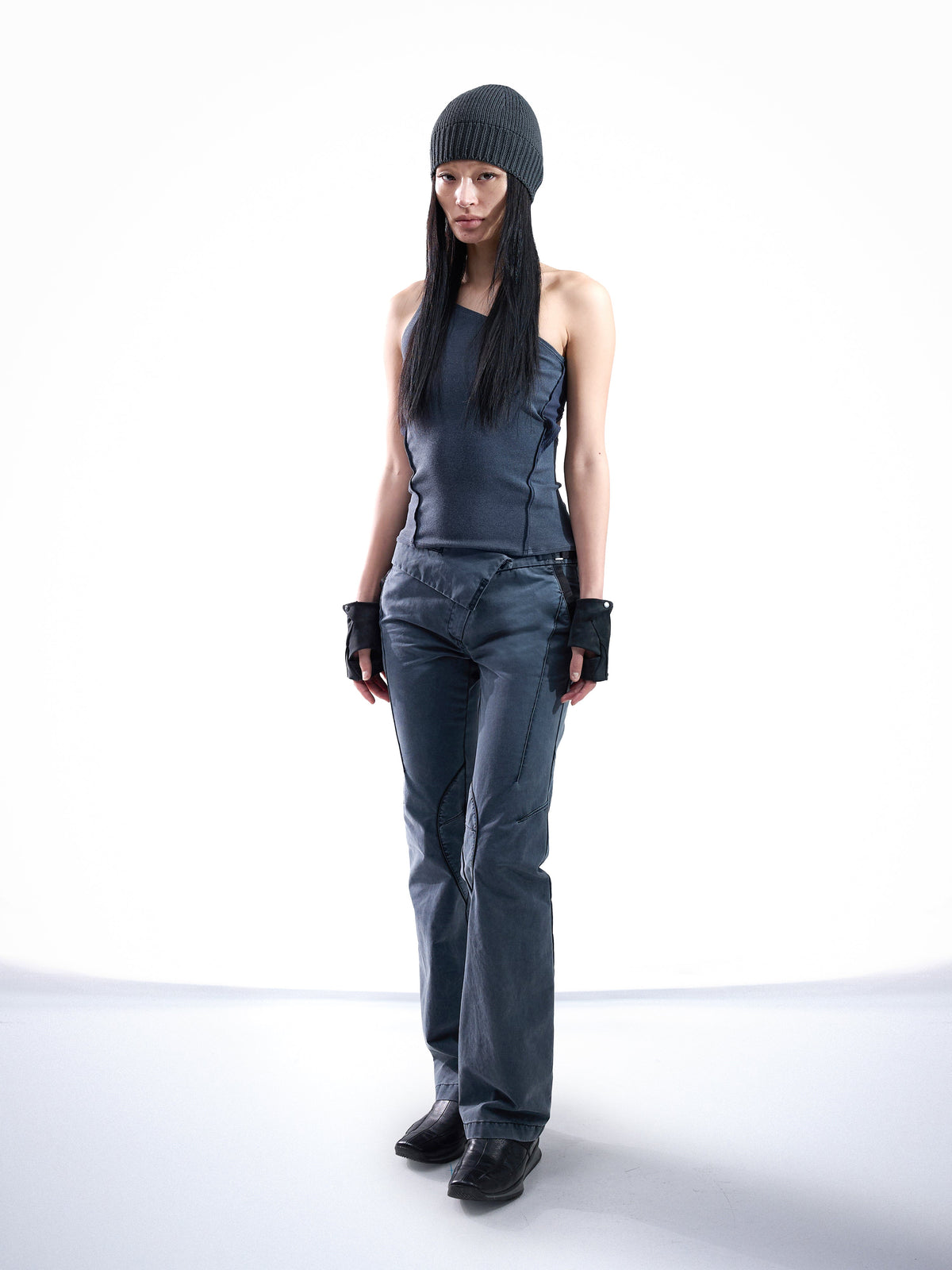Asymmetric waist pants
