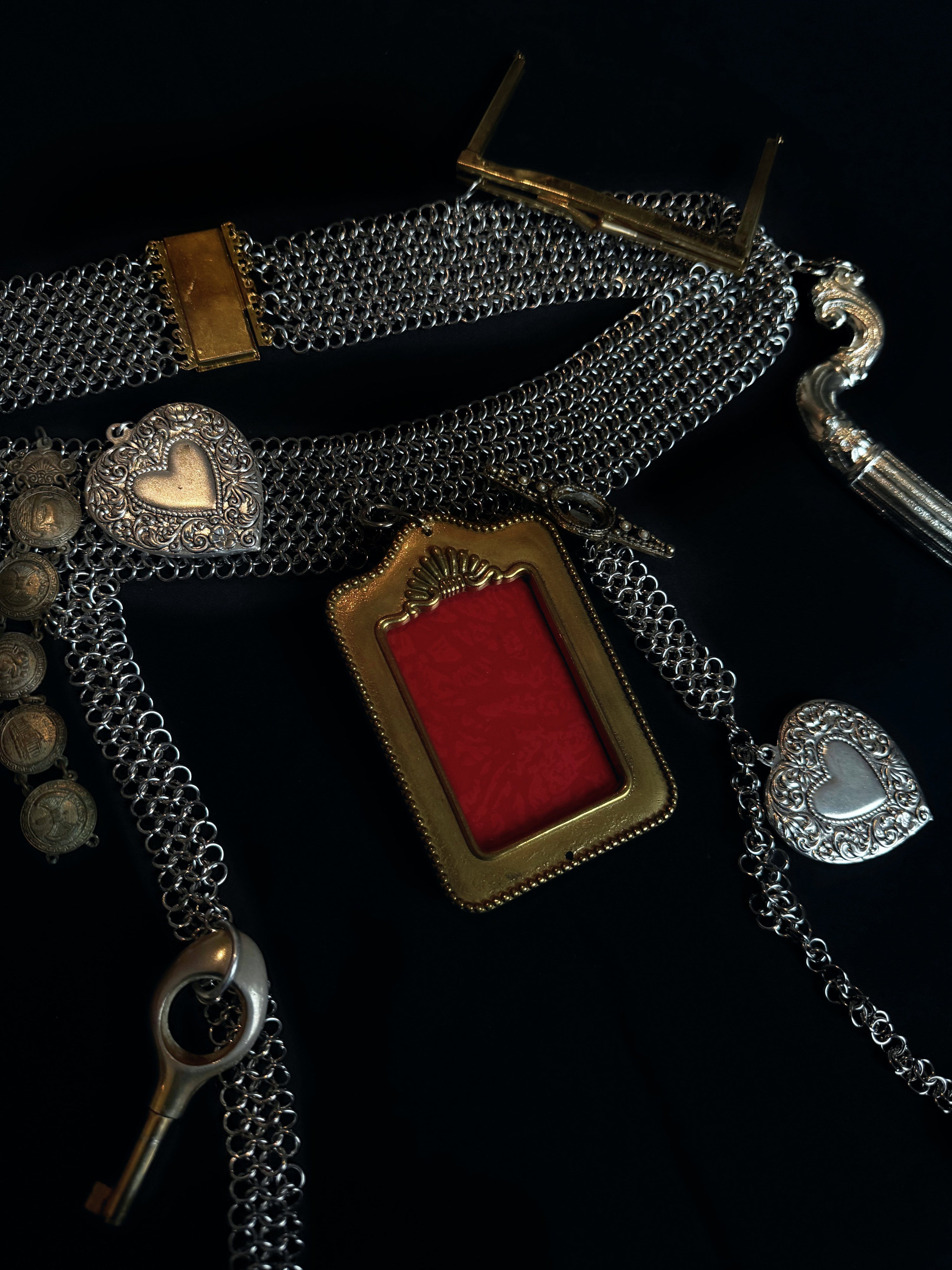 Chainmail chatelaine belt