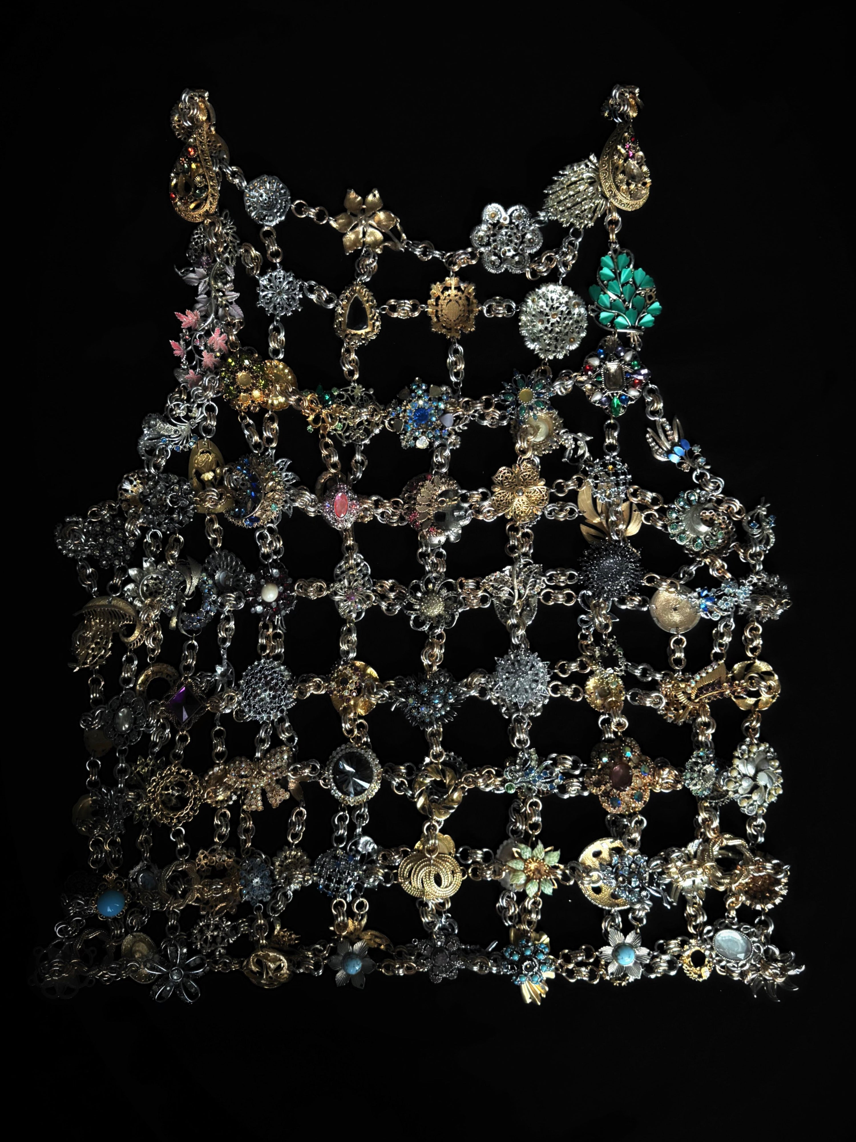Brooch vest