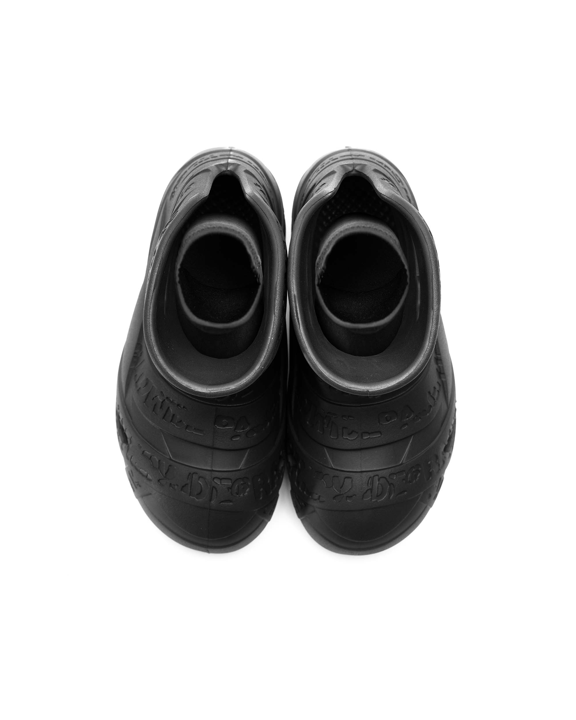 Black foam boot