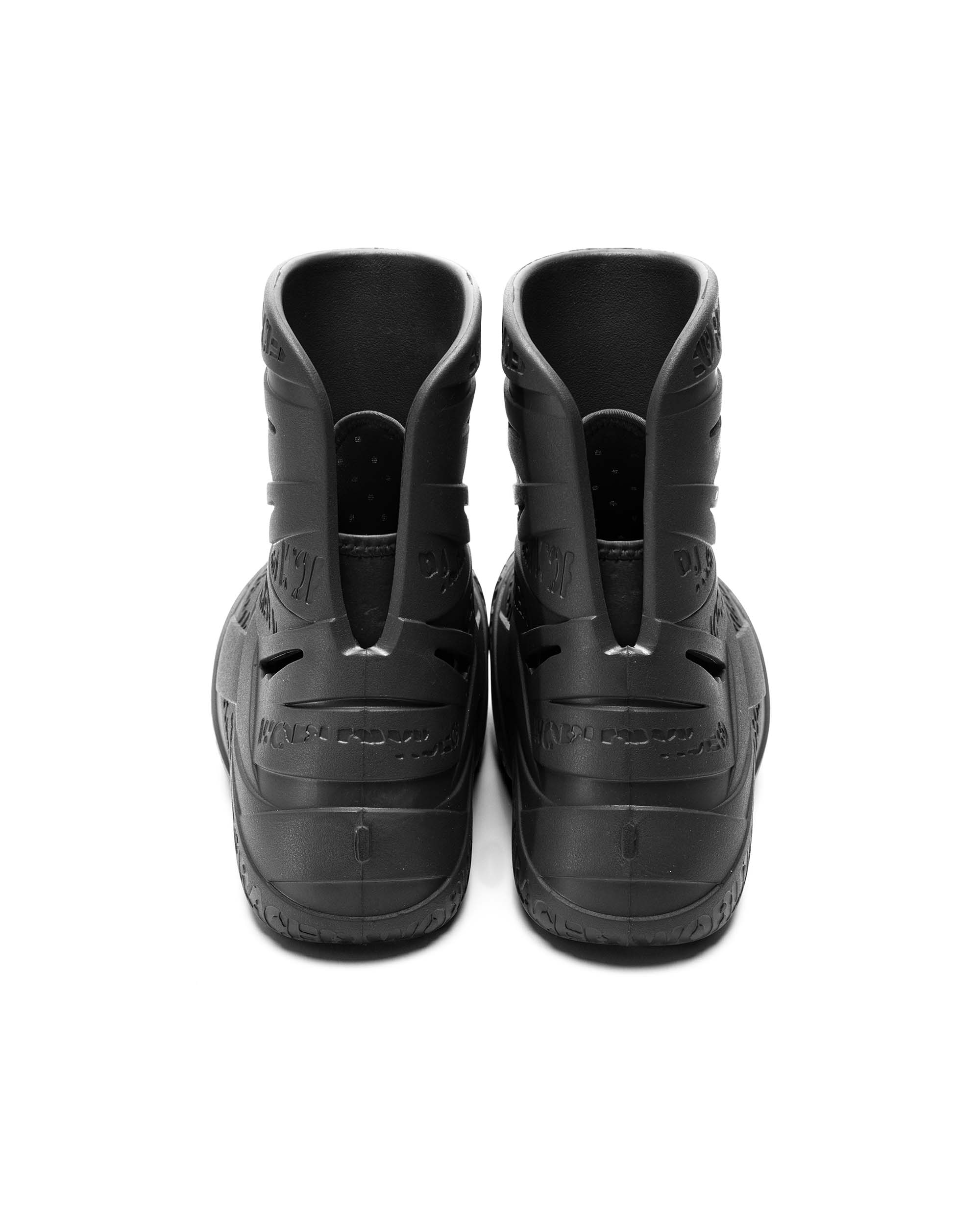 Black foam boot