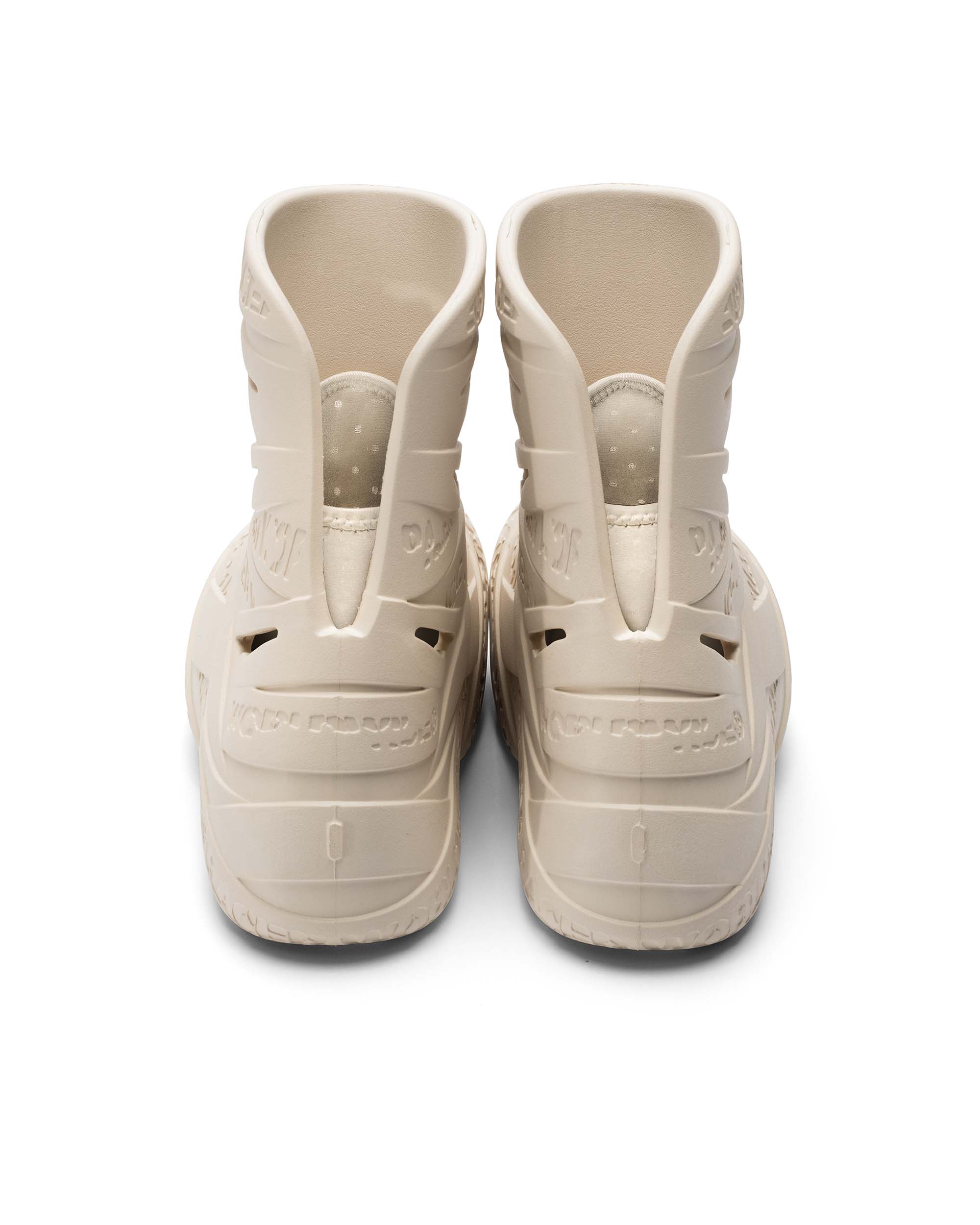 Bone foam boot