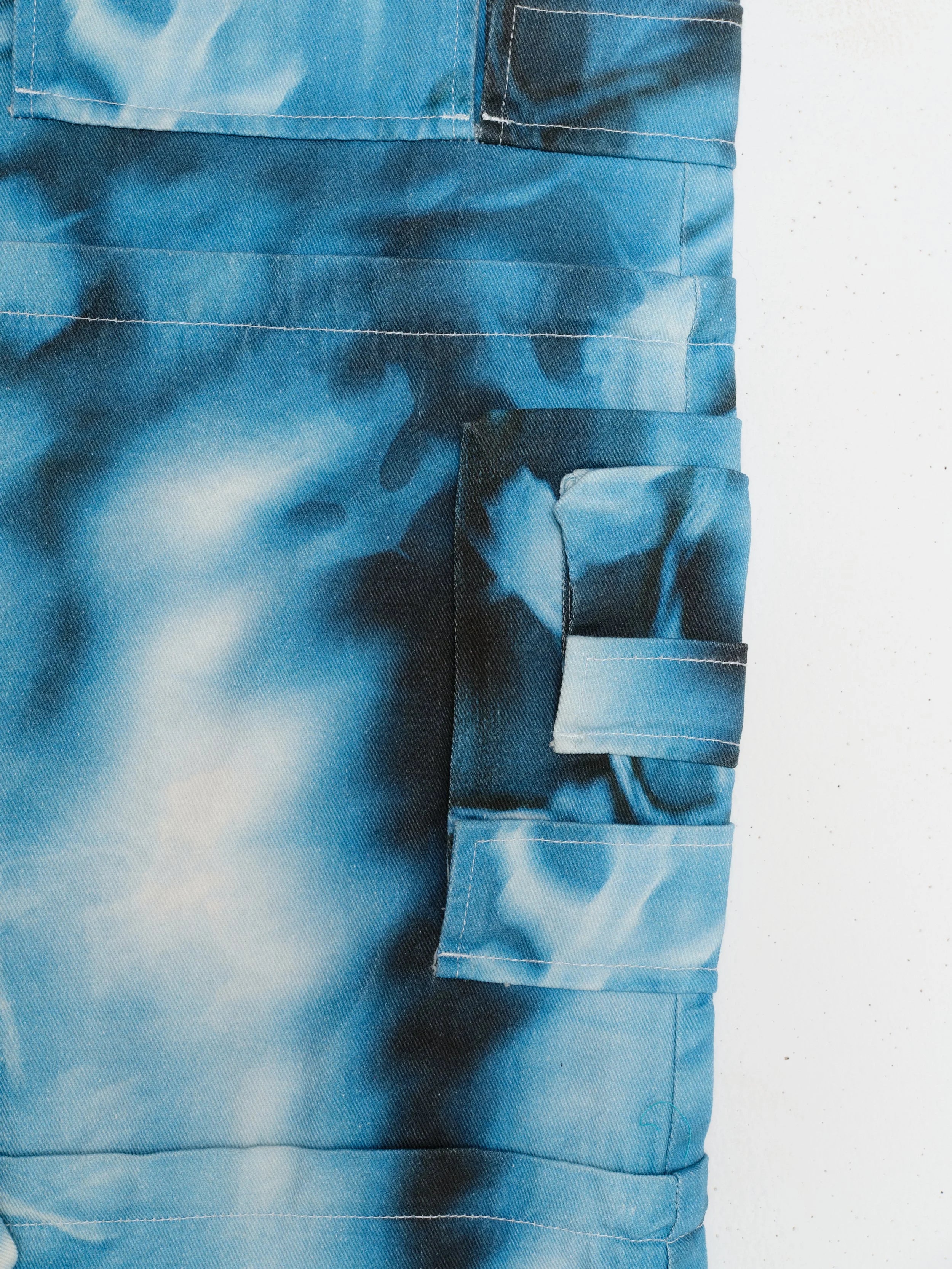 Wide-leg cargo jeans