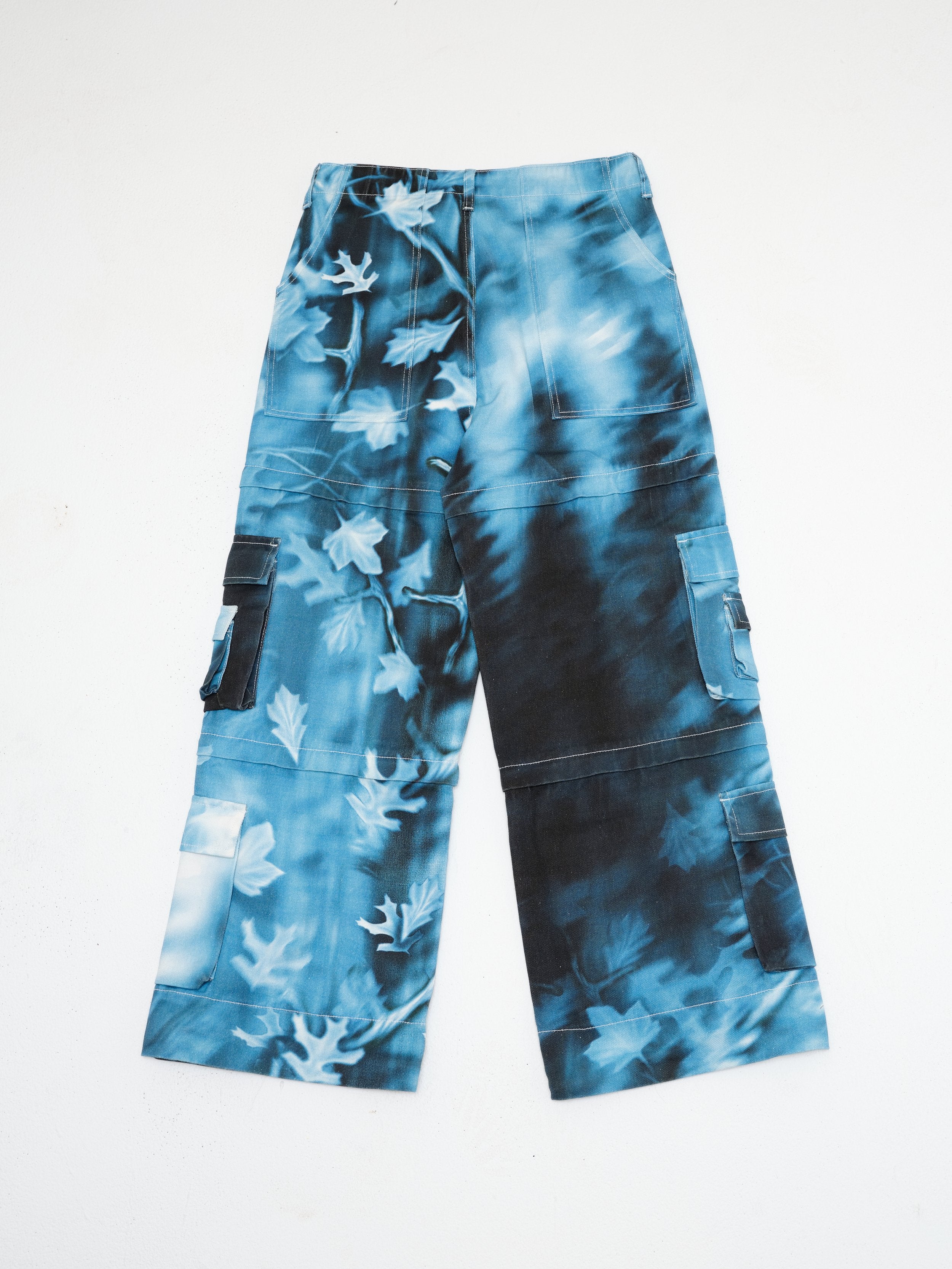 Wide-leg cargo jeans