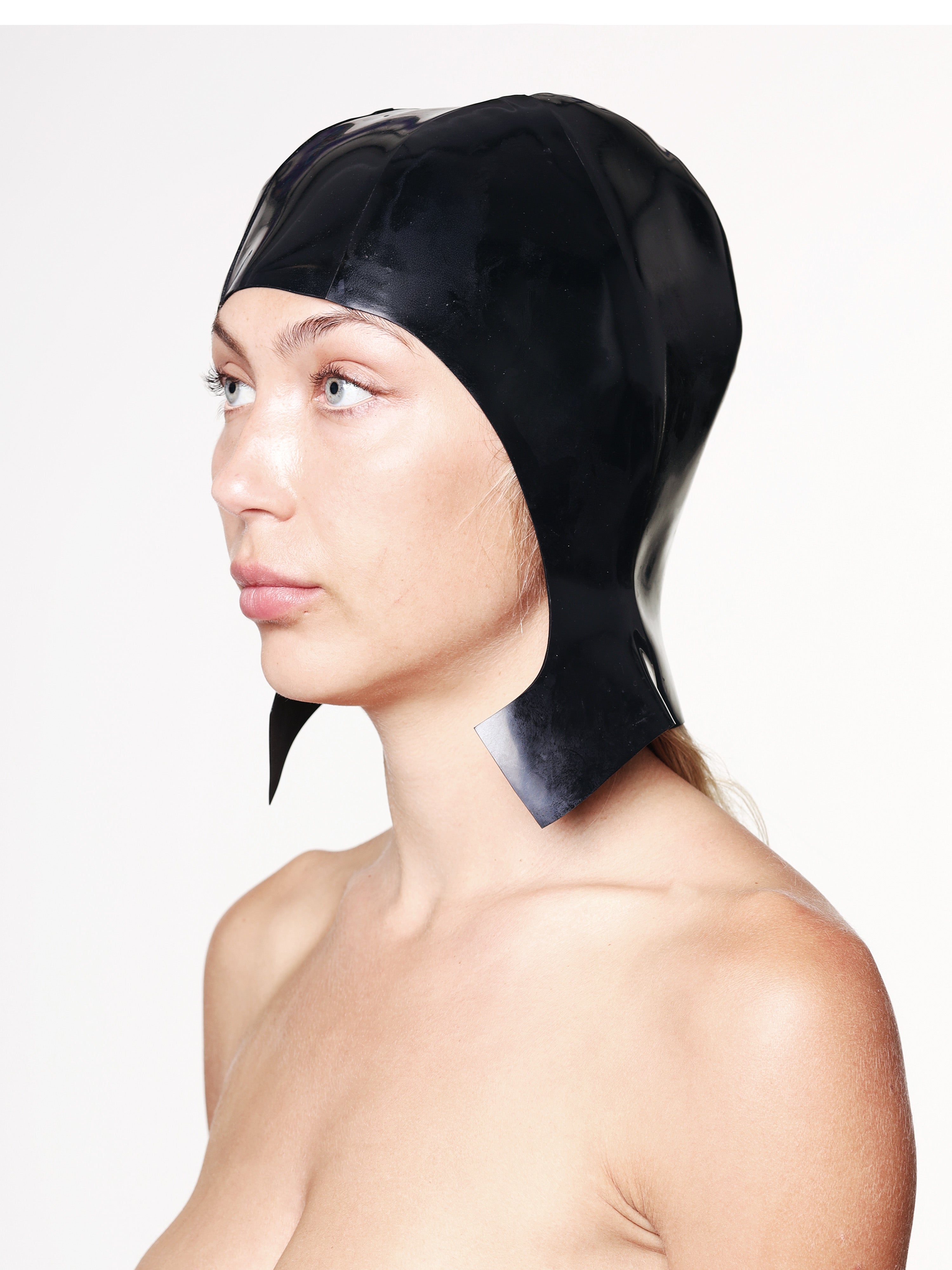 Harri black cap with ear flaps