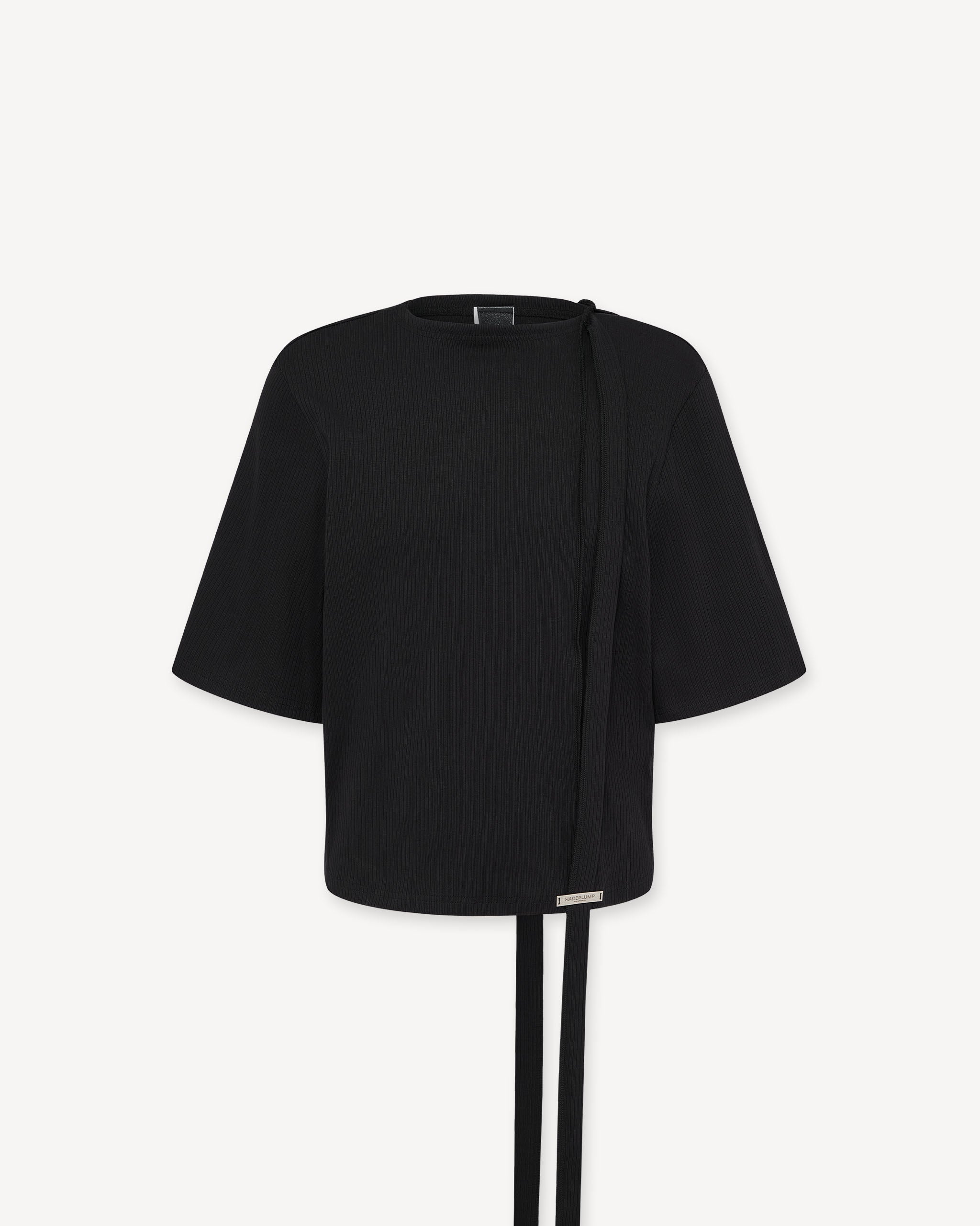 T-shirt black
