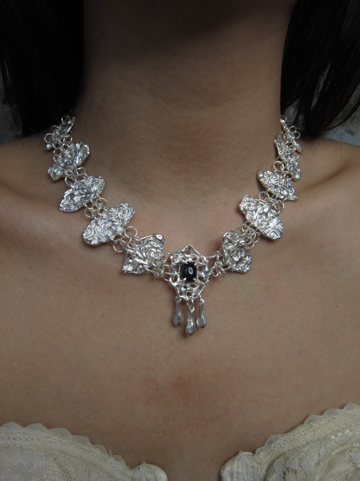 Thalia chain
