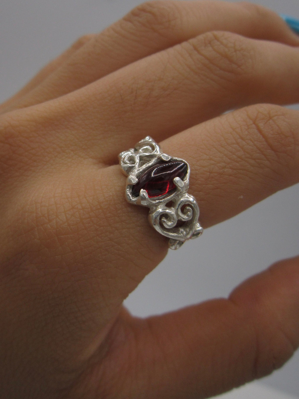 Madame ring