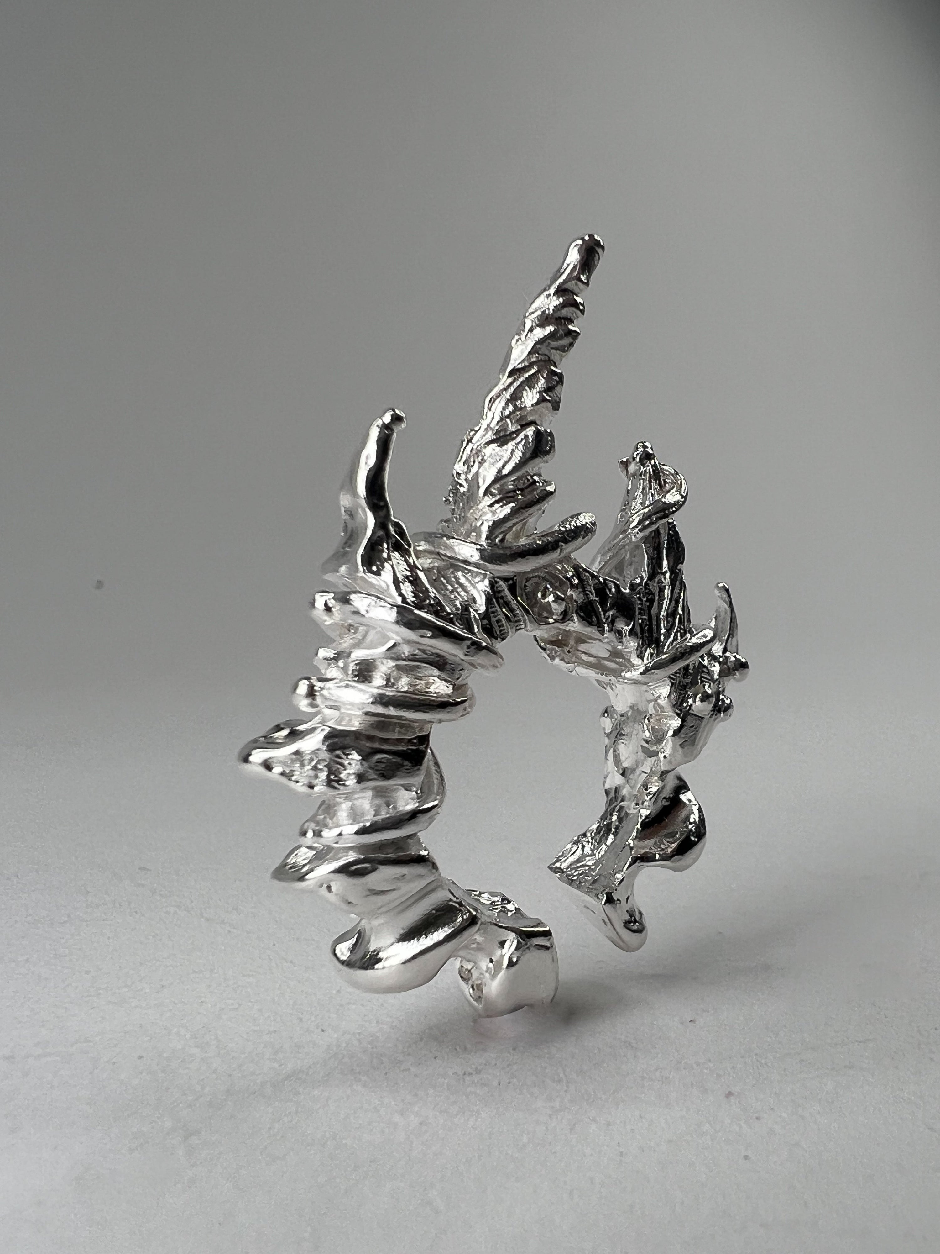 Omyo ear cuff conch