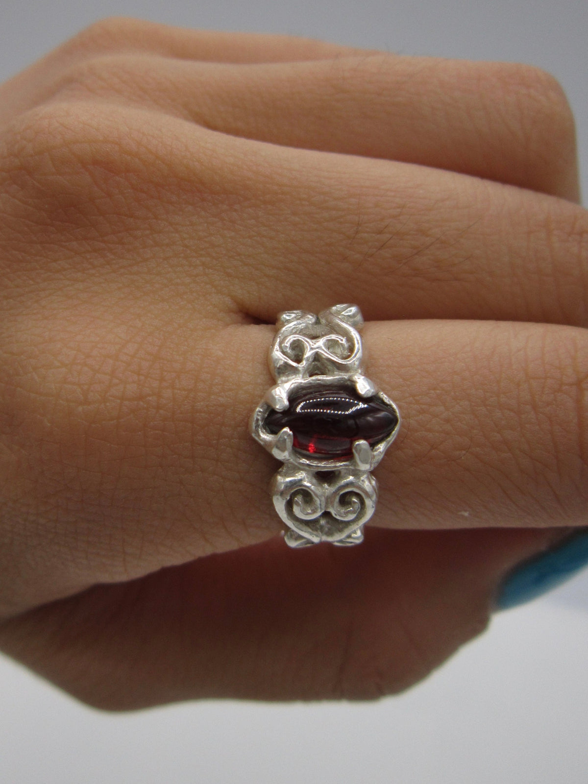 Madame ring