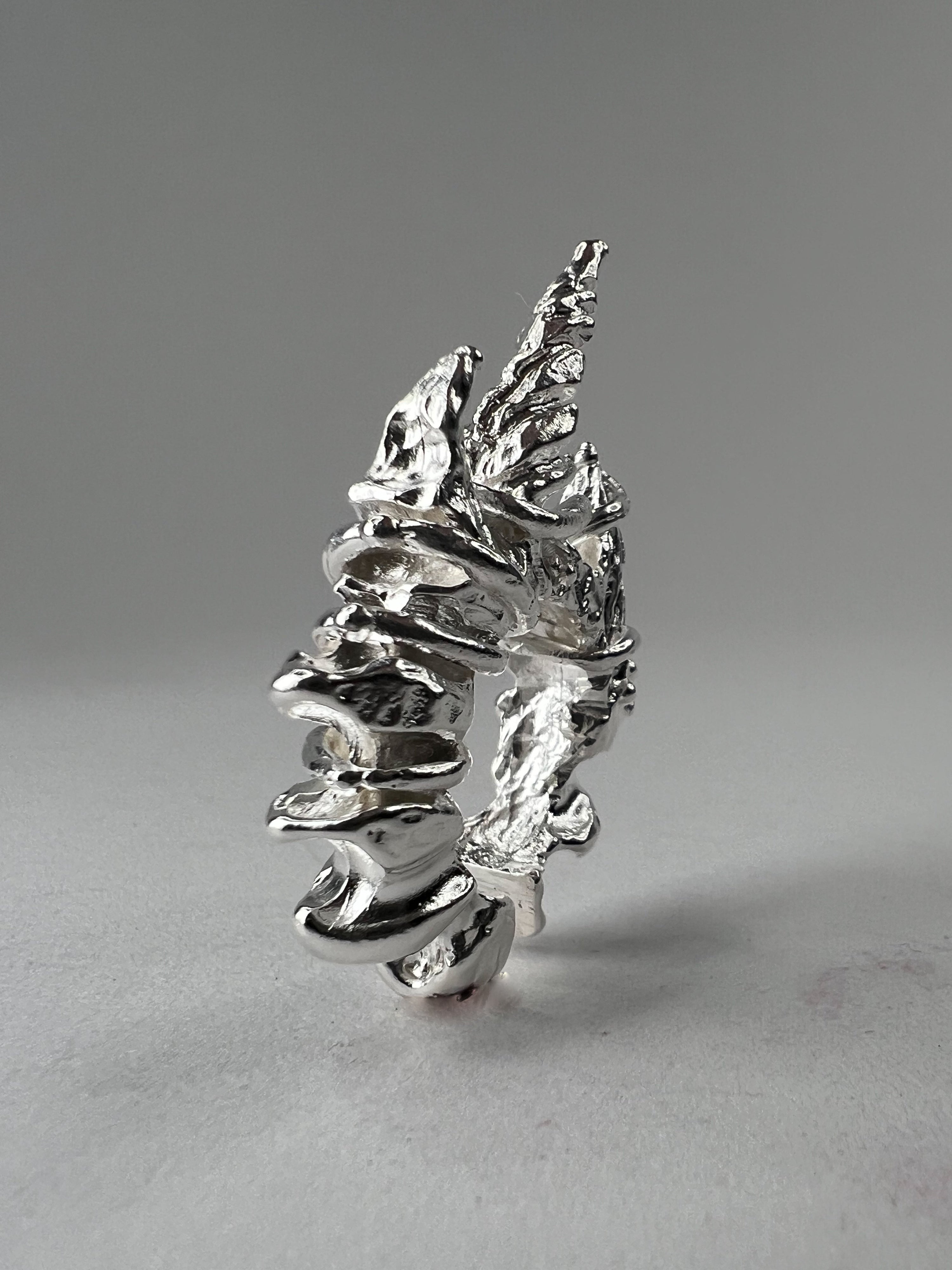 Omyo ear cuff conch