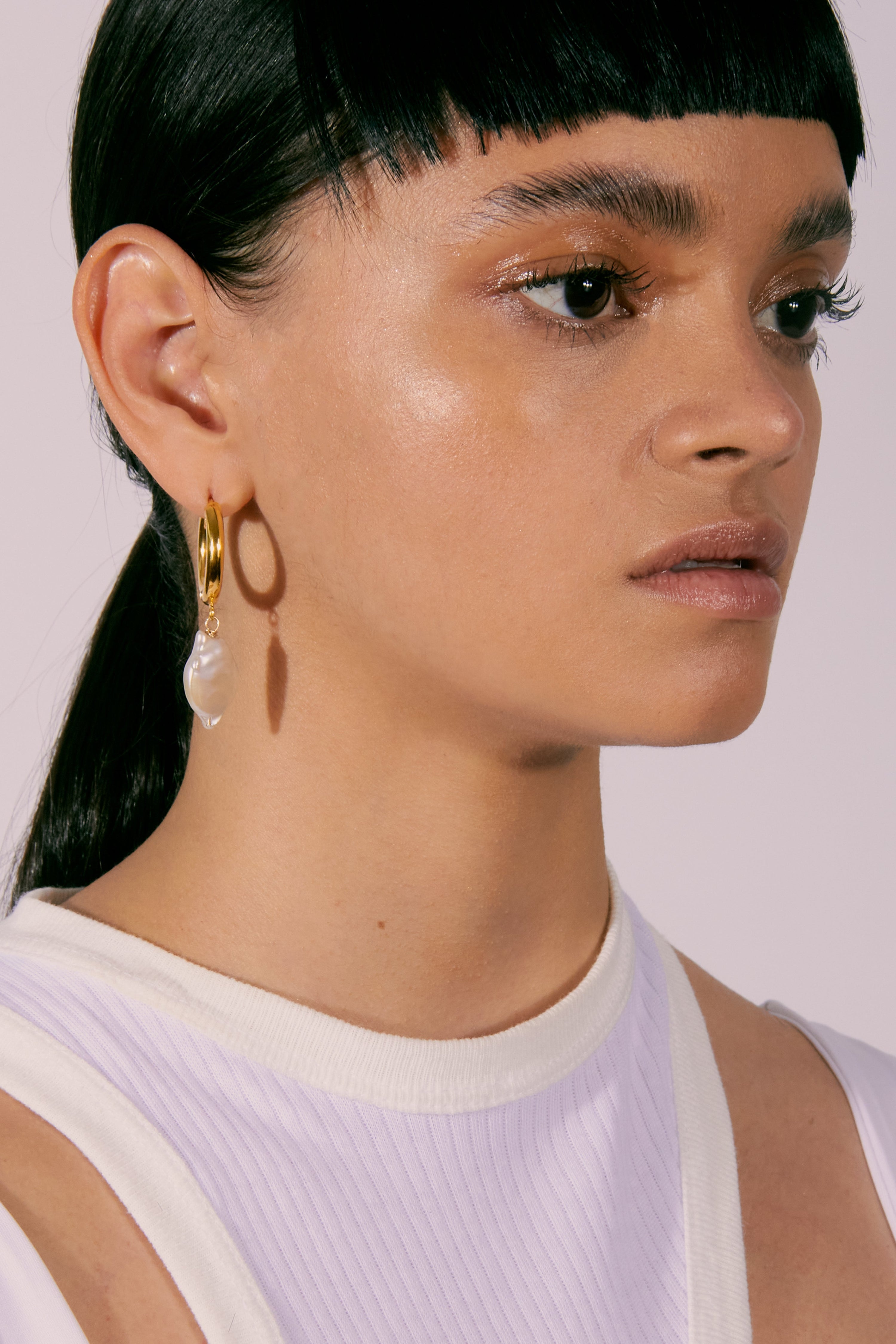 Loa hoop & baroque pearl