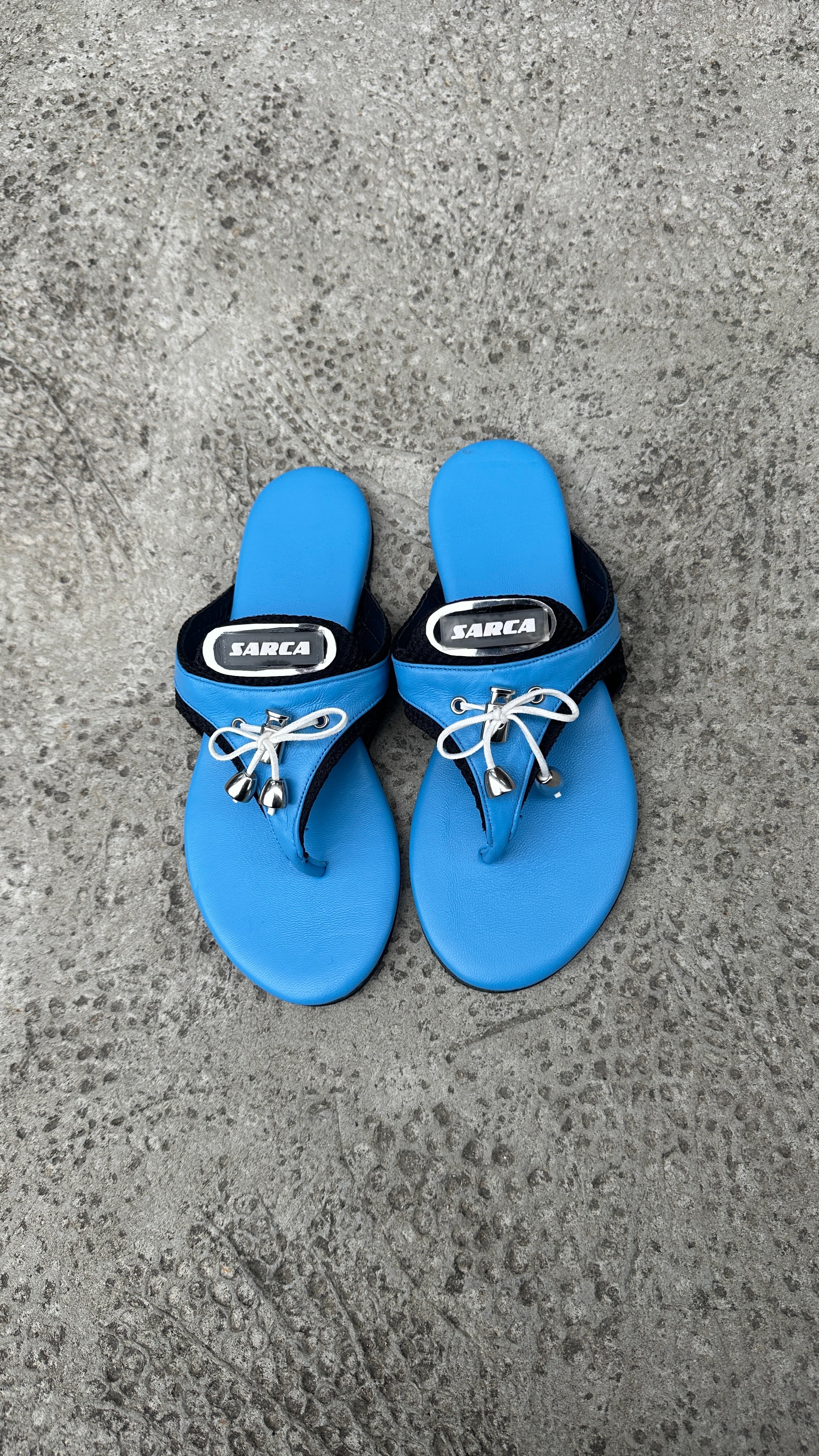 '6 flat sandal with sock