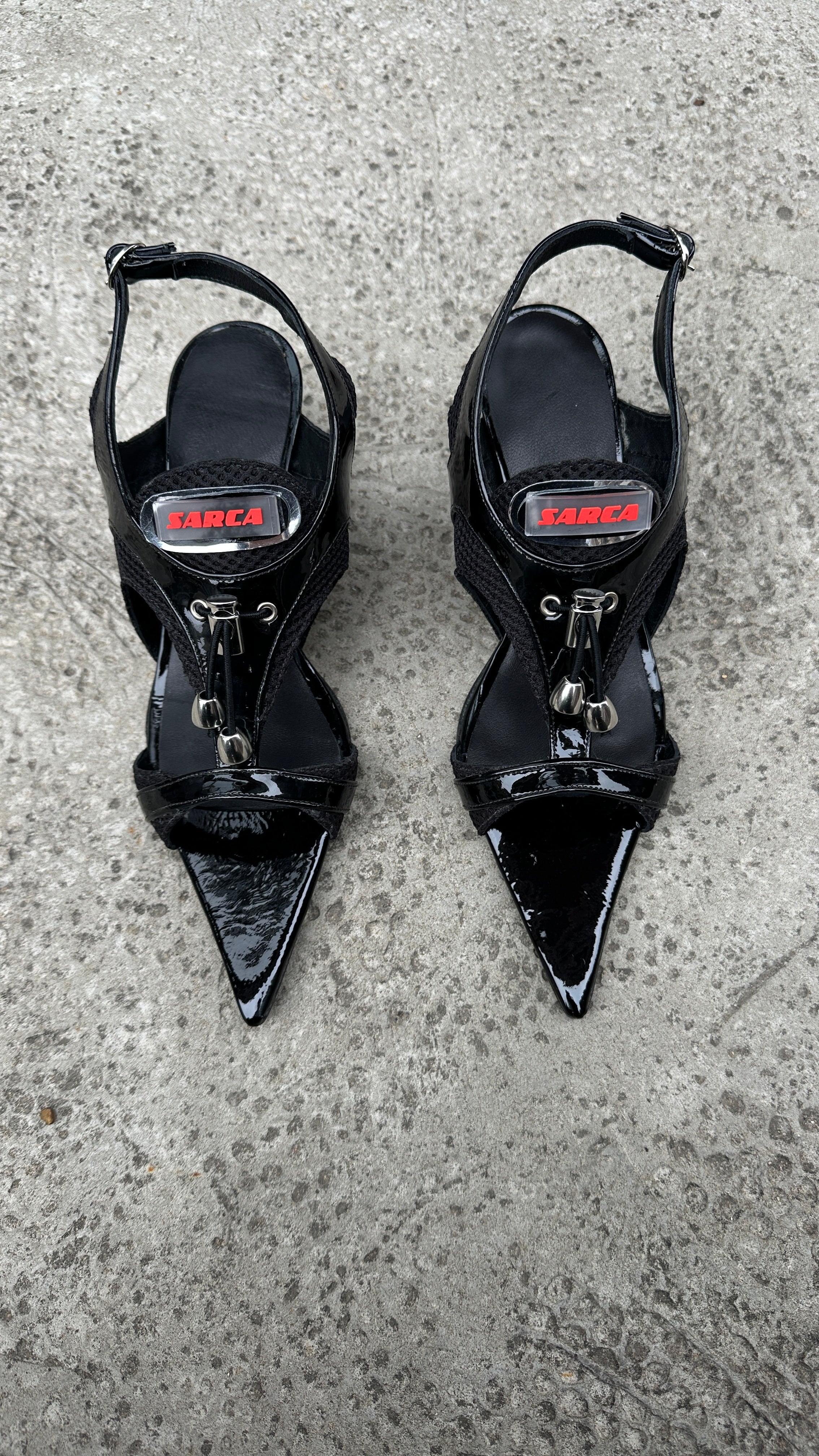 '2 "snowflake" black sandal boot
