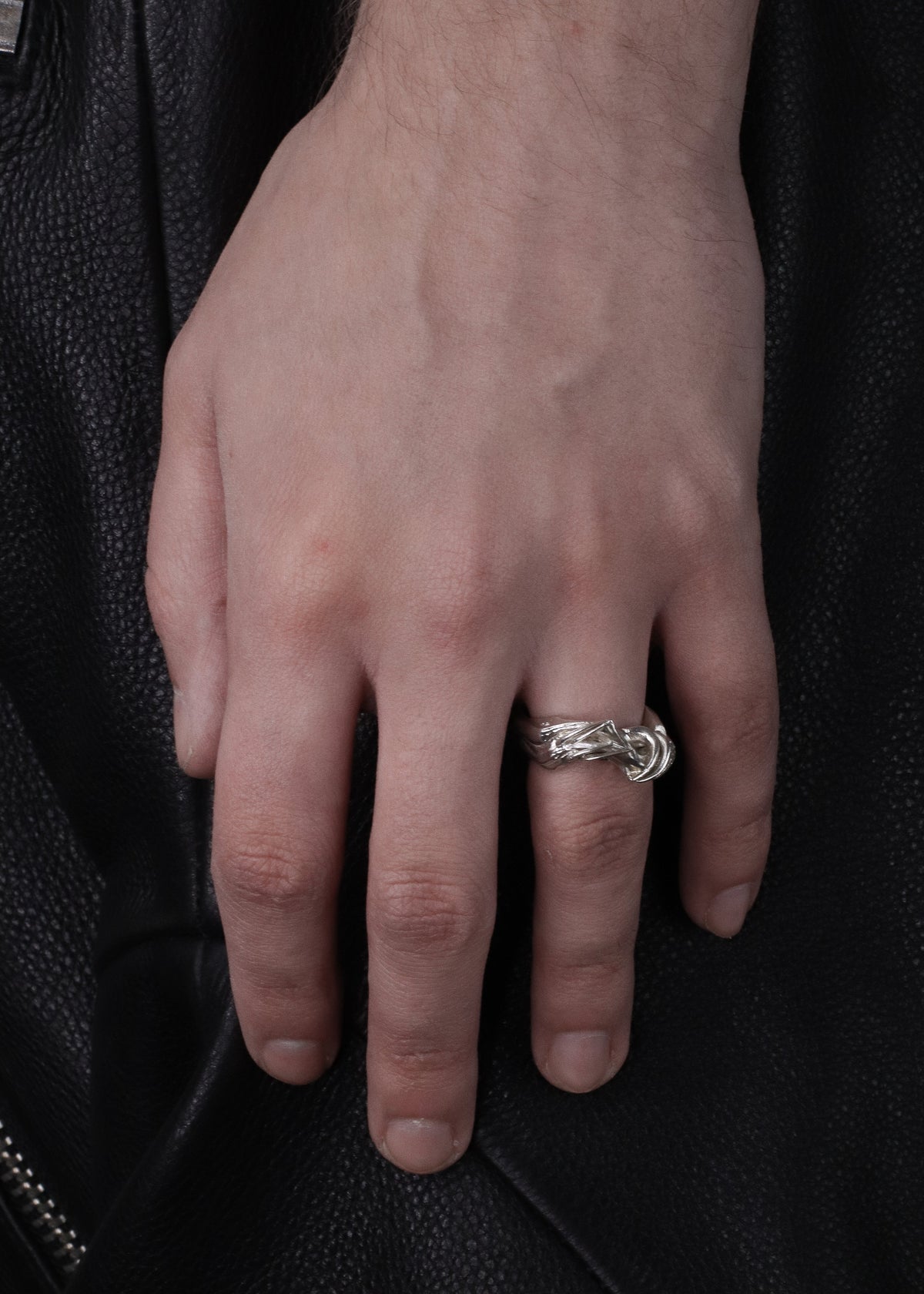 Talon ring