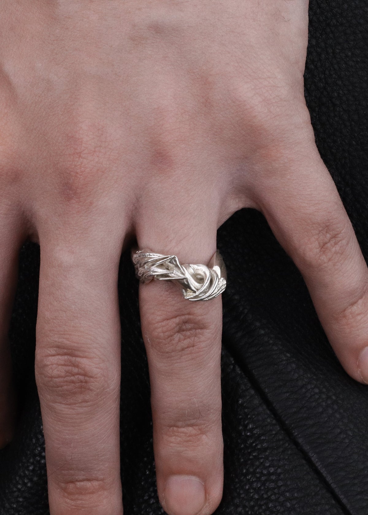 Talon ring