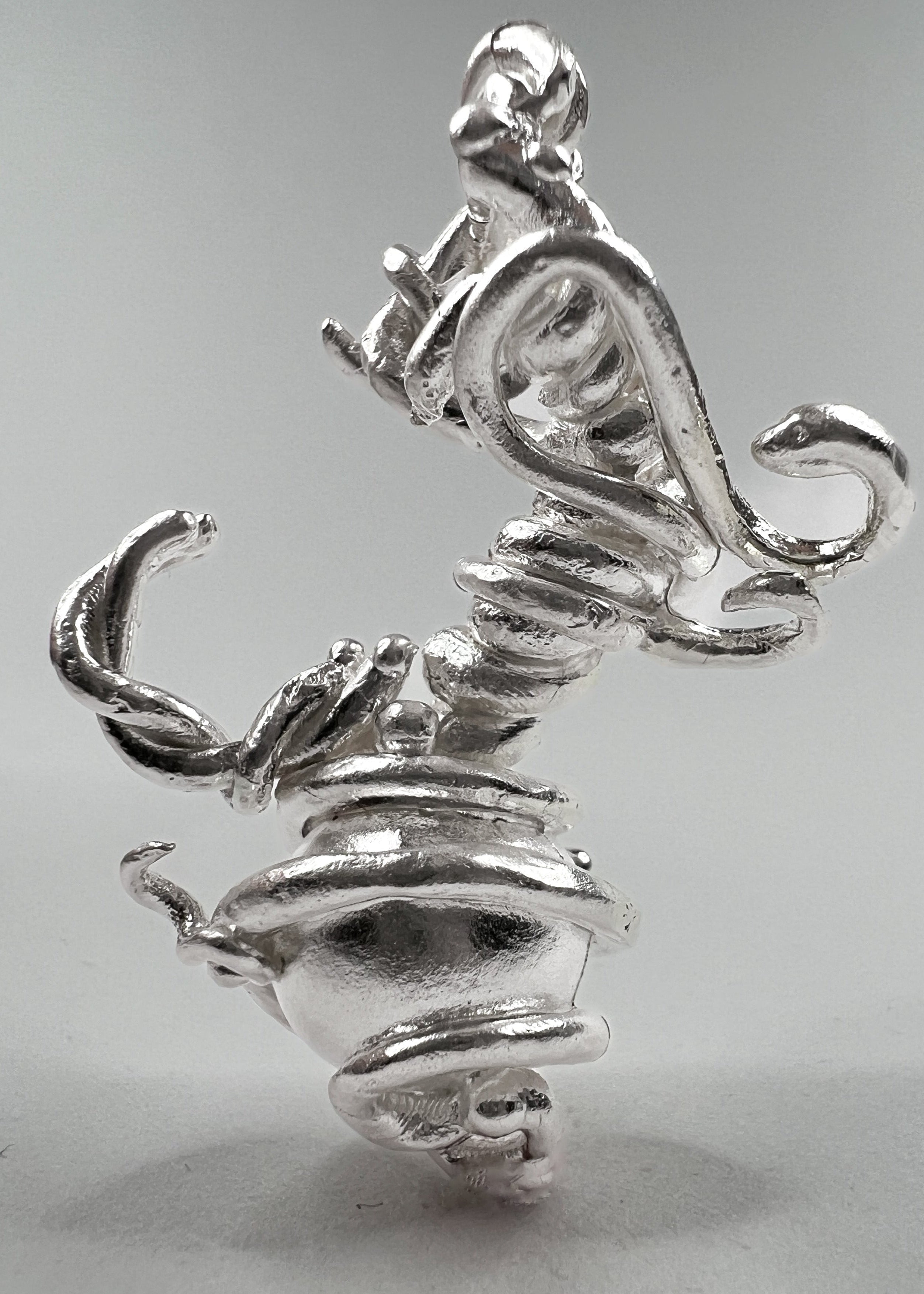 Omyo pendant
