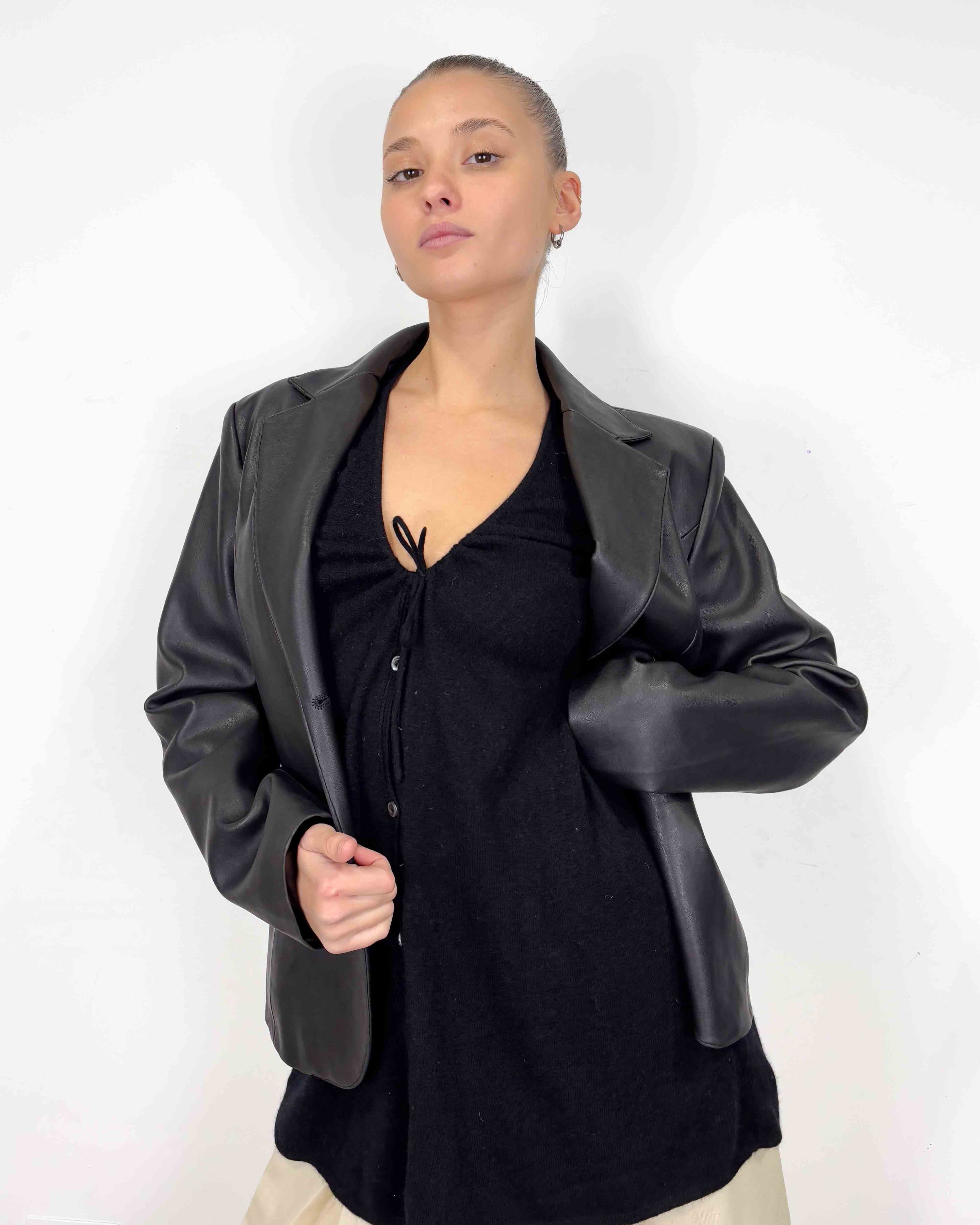 The darna leather blazer