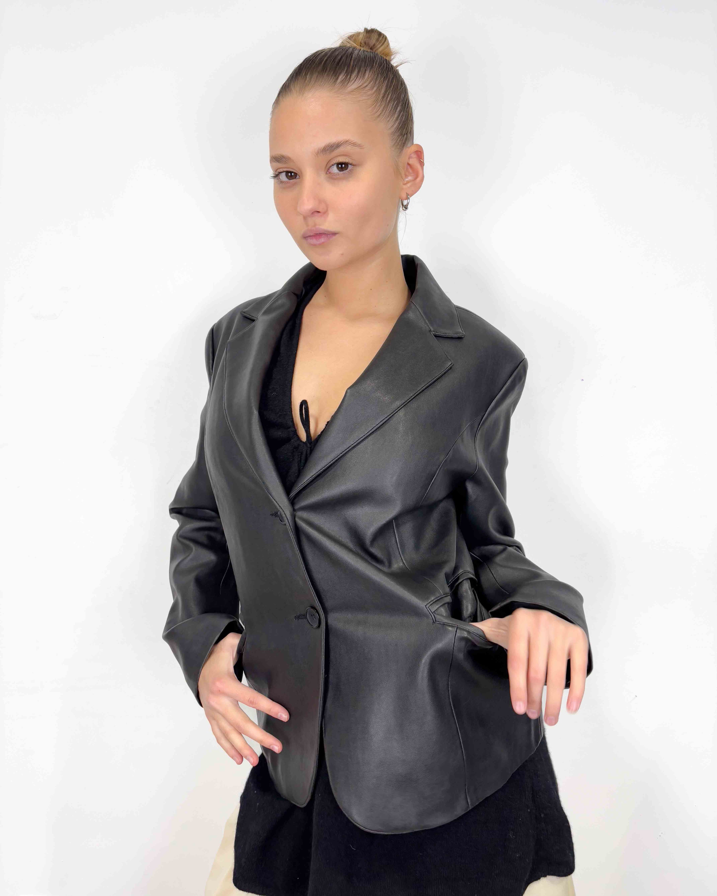 The darna leather blazer