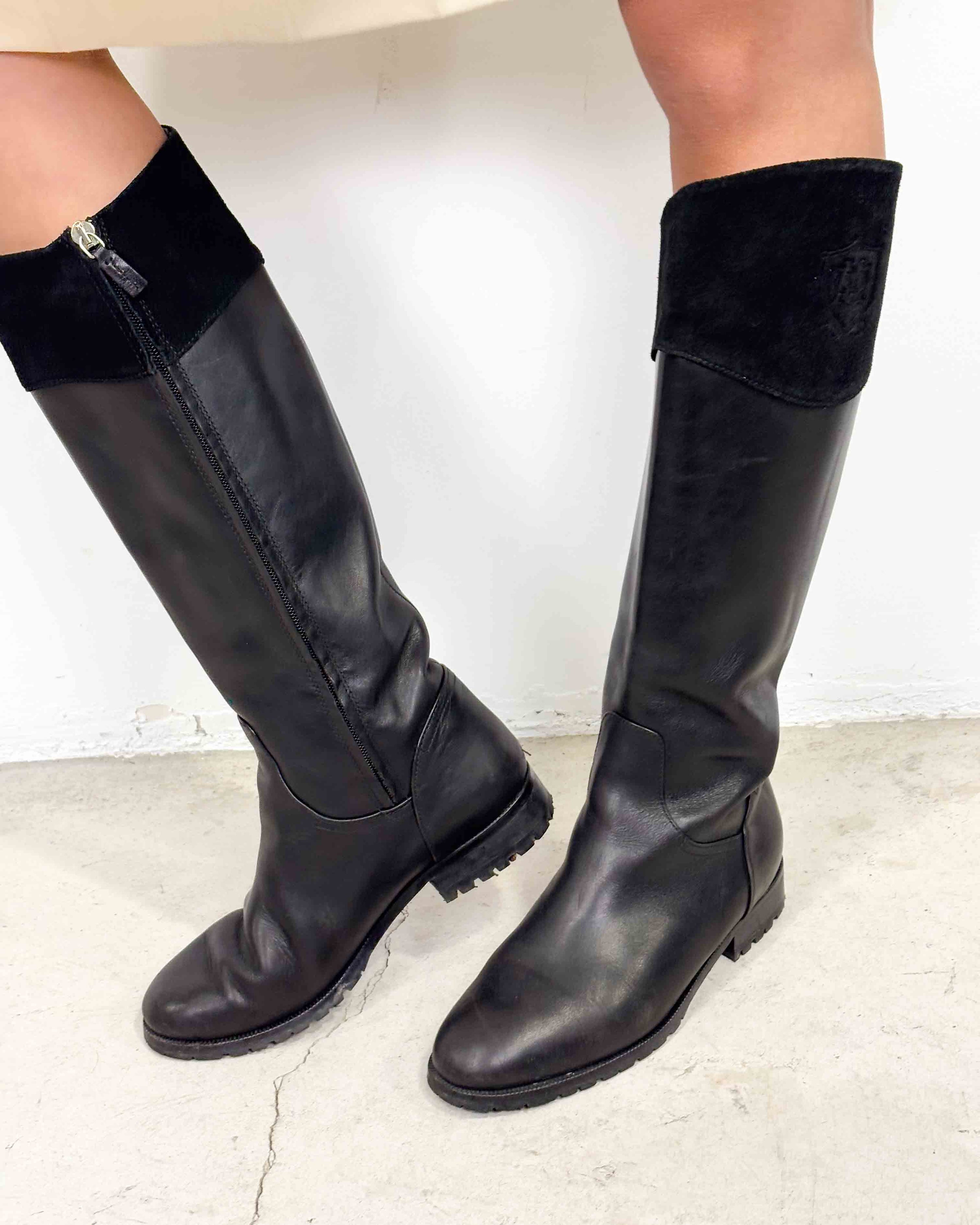 The coline boots