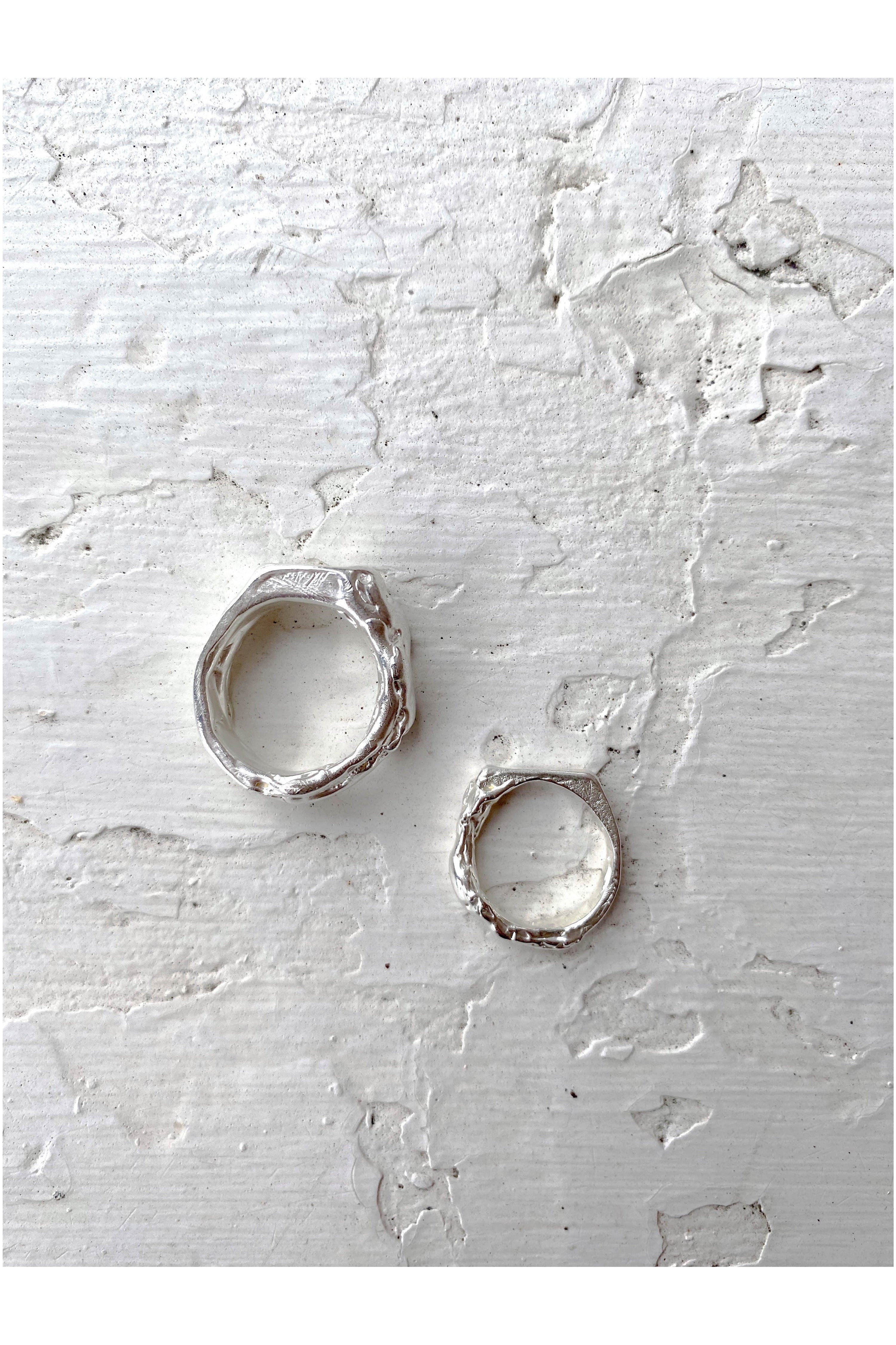 Melting away ring - silver
