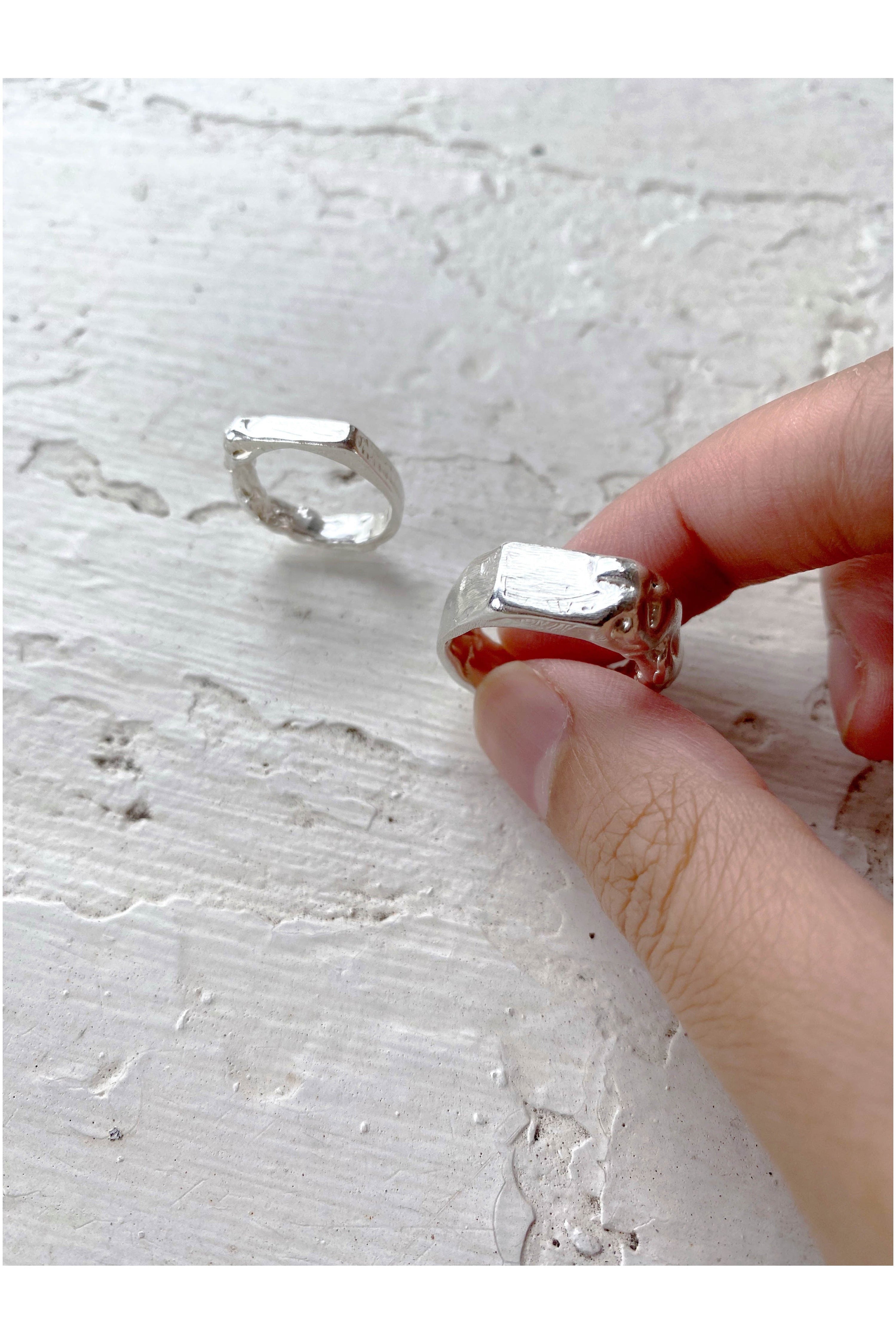 Melting away ring - silver