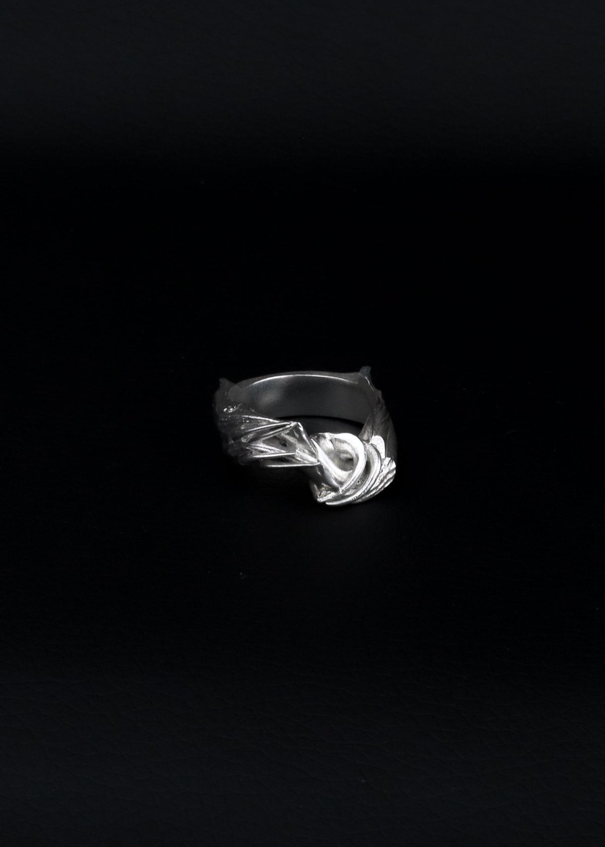 Talon ring