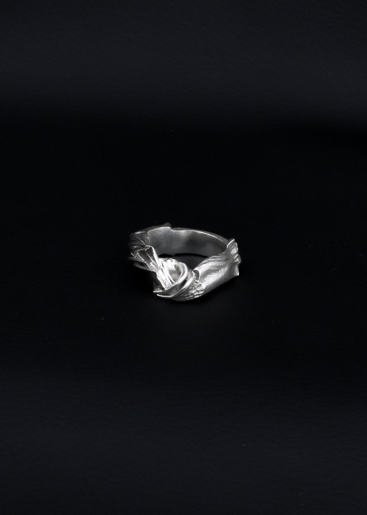 Talon ring