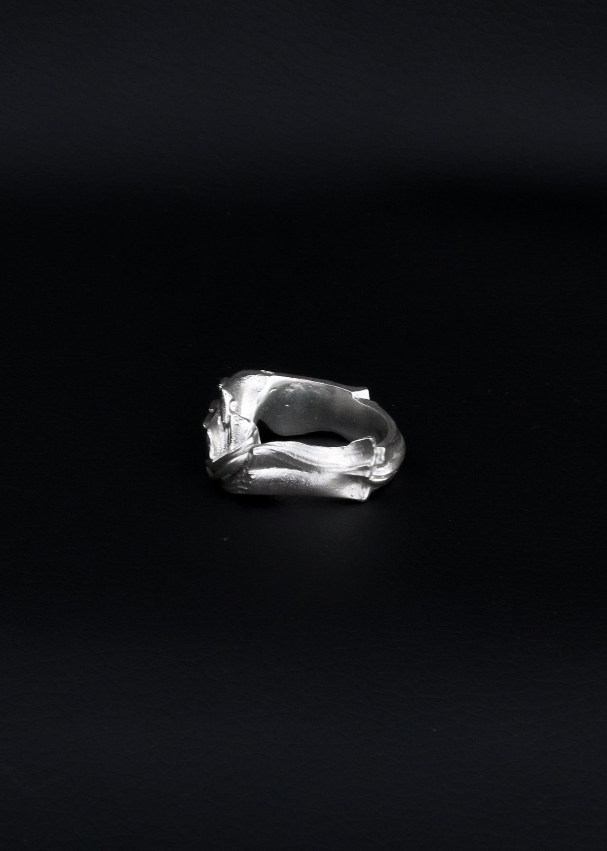 Talon ring