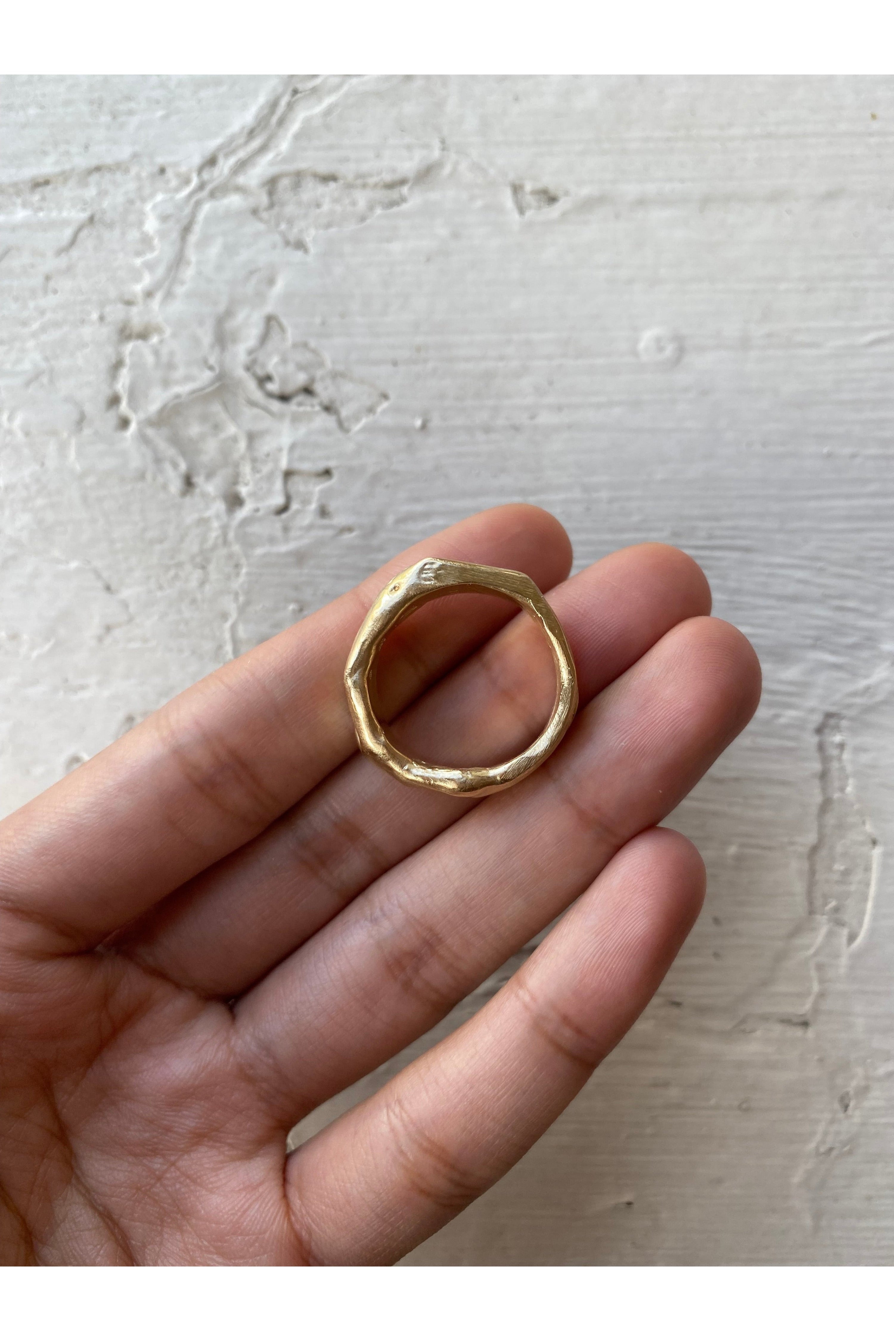 Melting away ring - gold