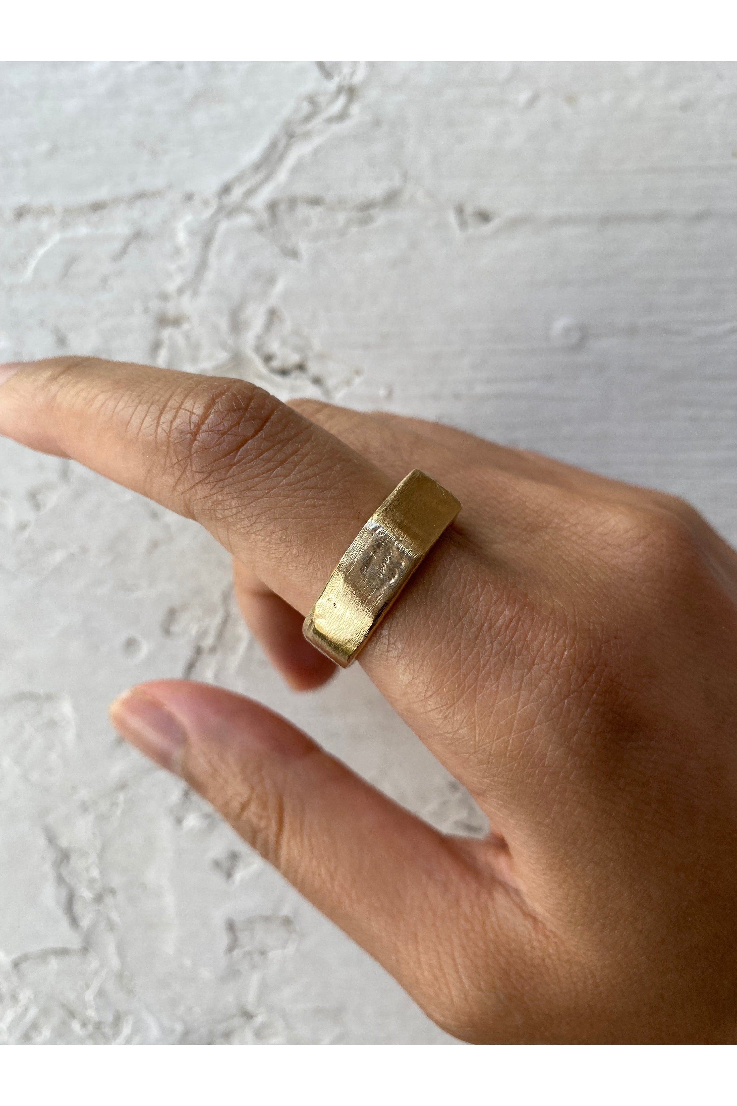 Melting away ring - gold