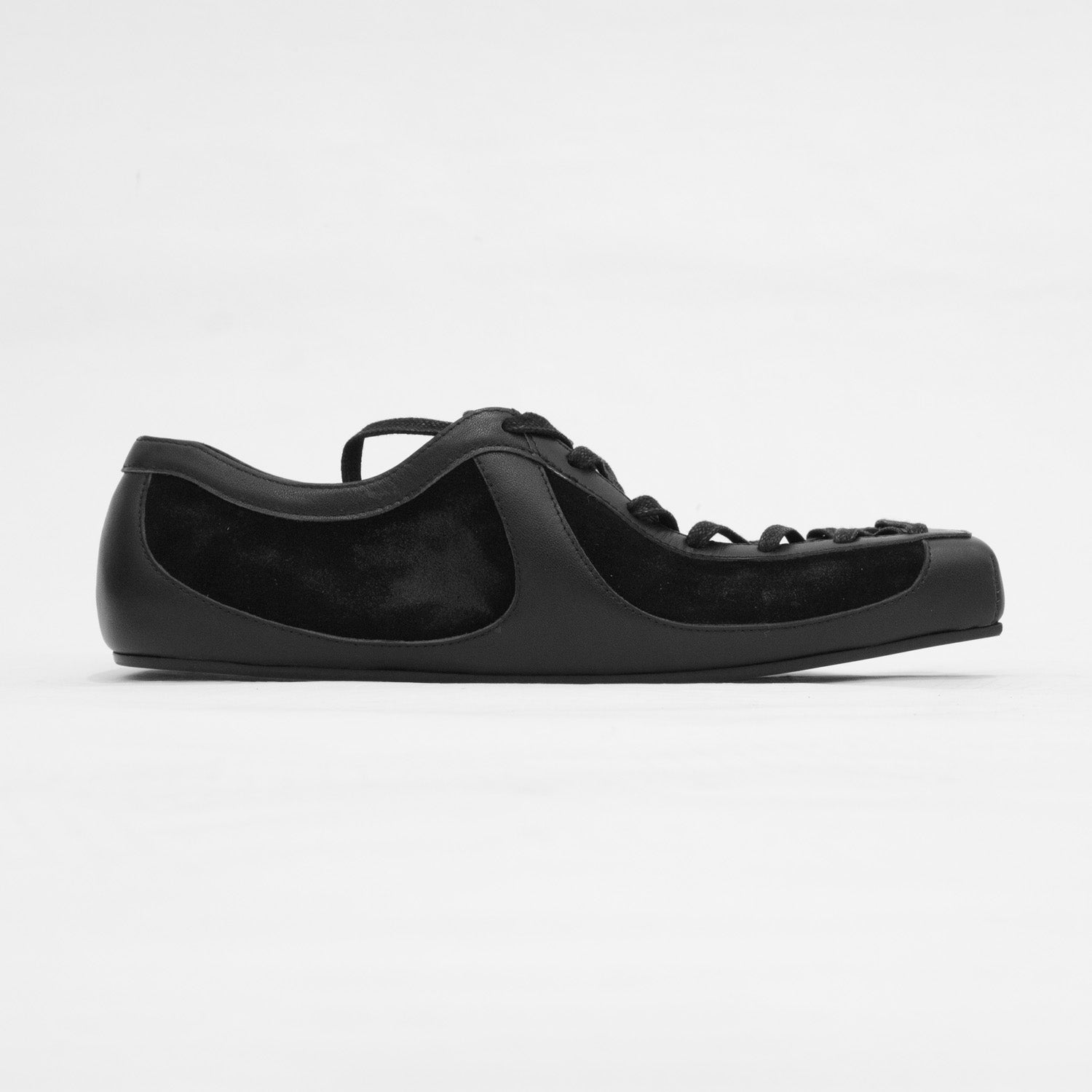 Plebeian sneaker - black