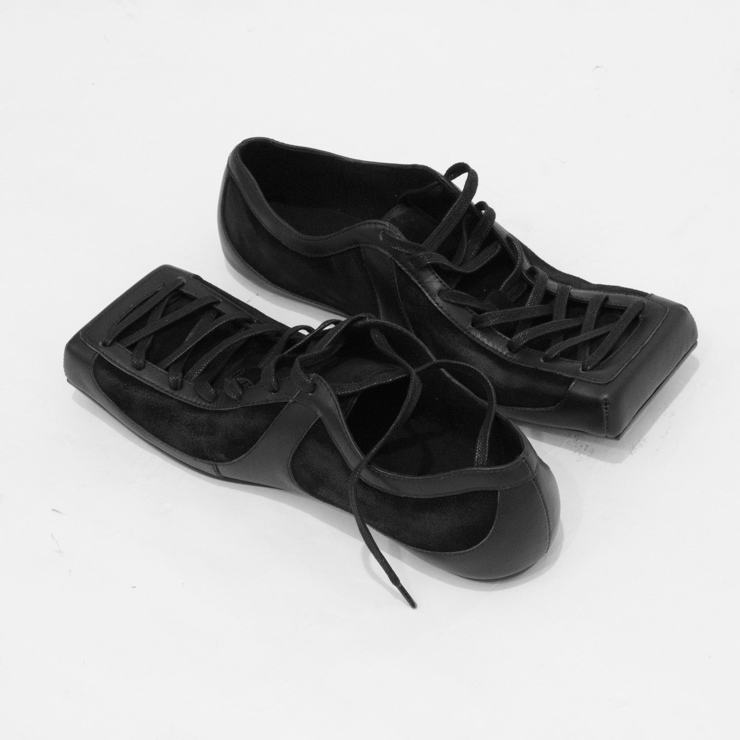 PLEBEIAN SNEAKERS - BLACK