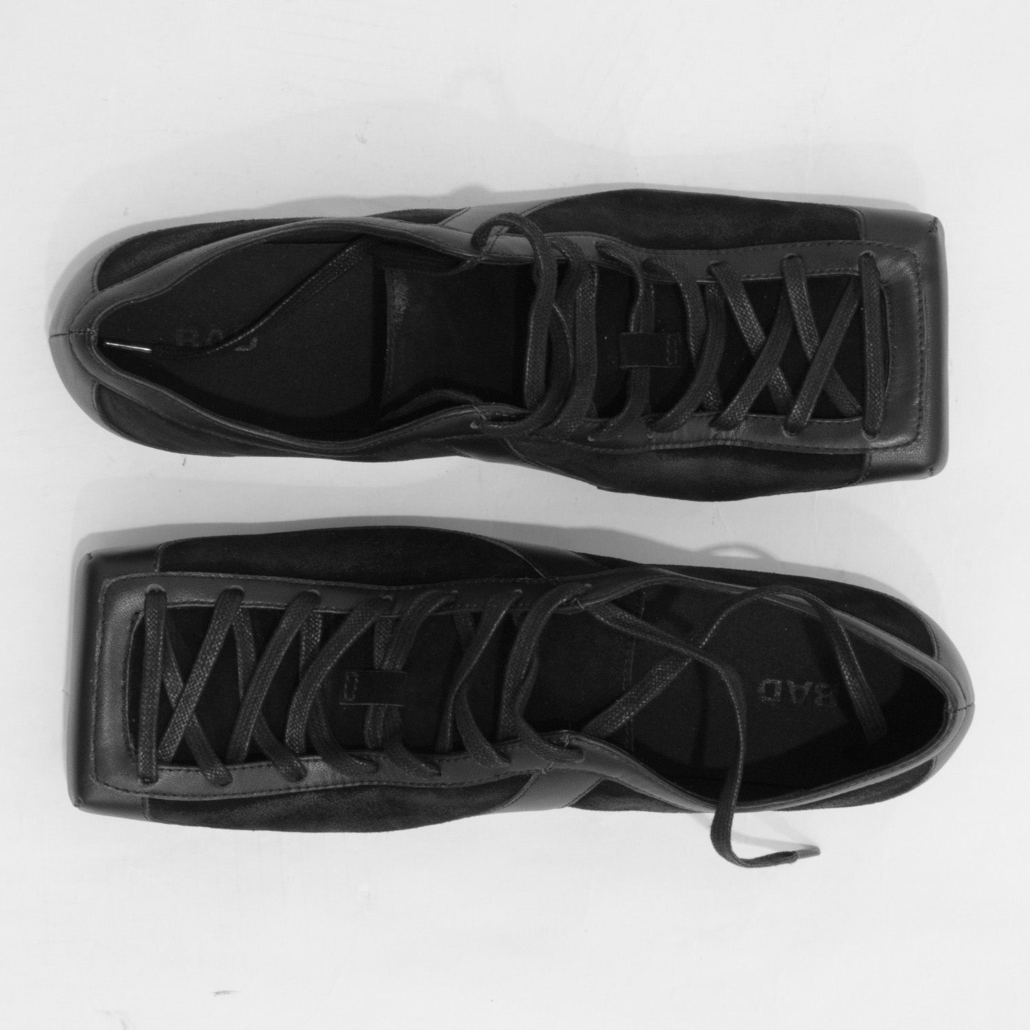 PLEBEIAN SNEAKERS - BLACK