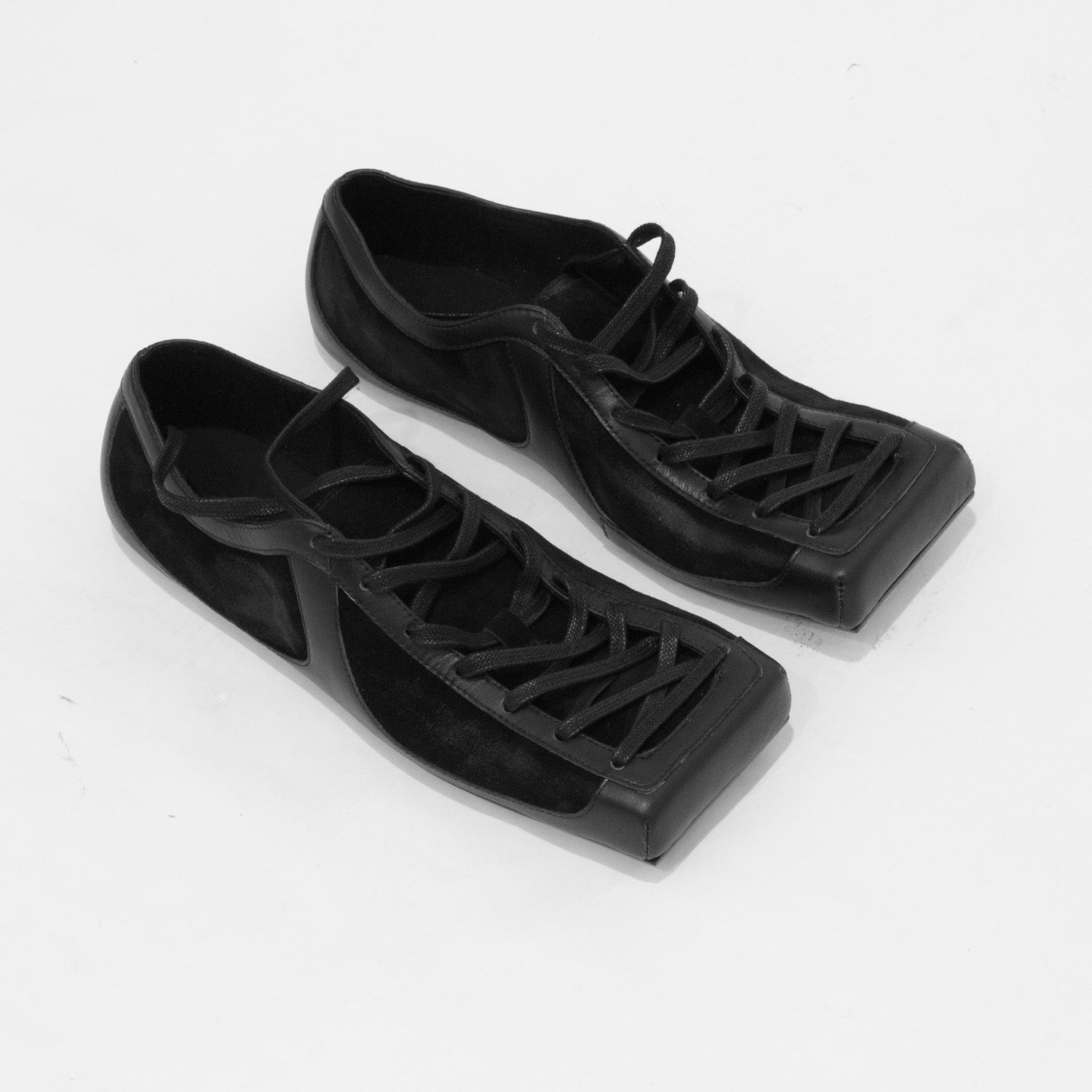 Plebeian sneaker - black