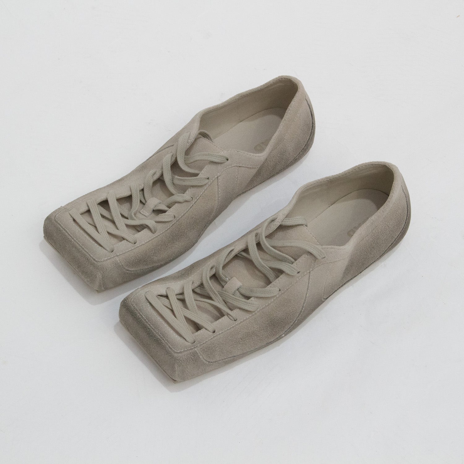 PLEBEIAN SNEAKERS - OAT