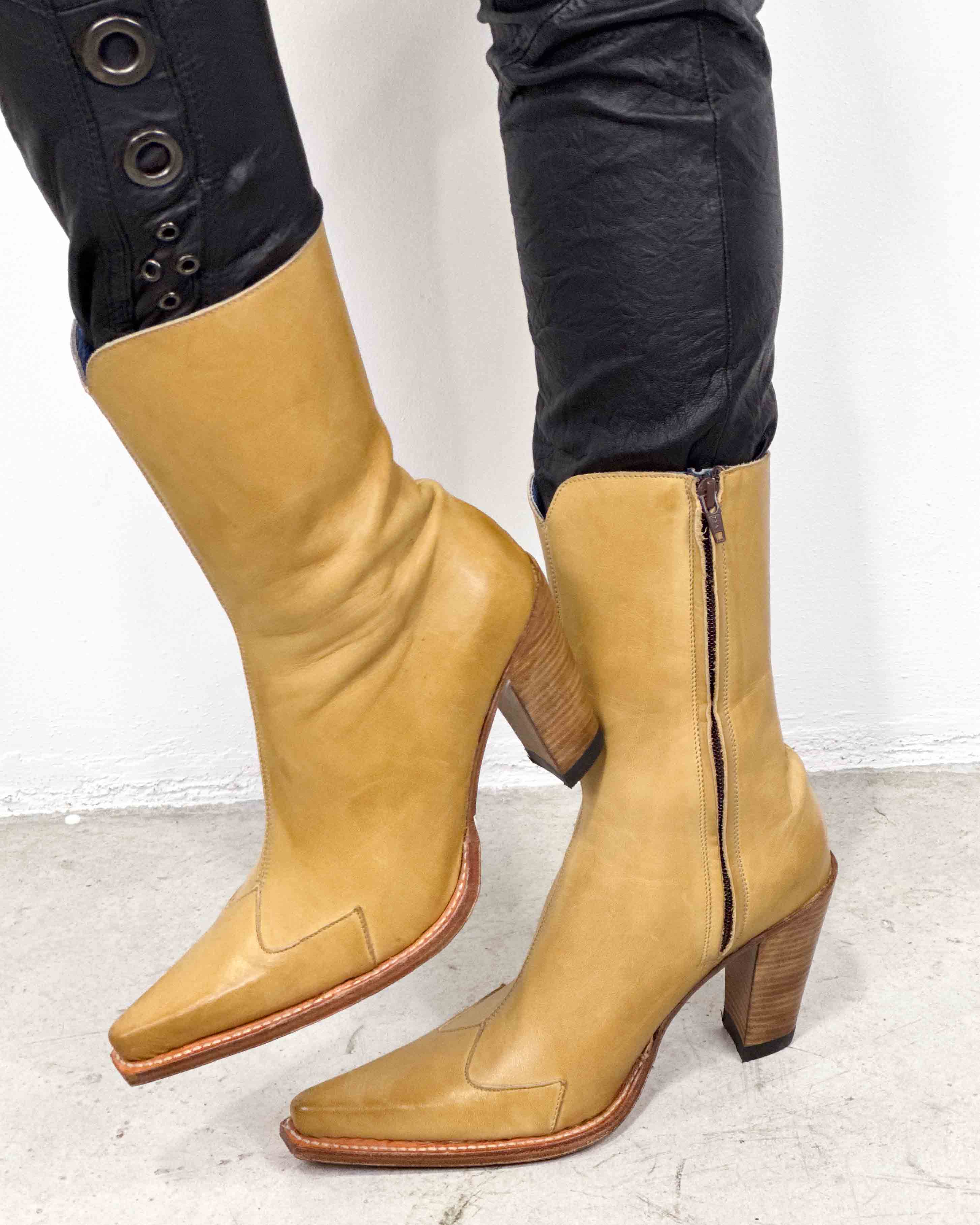 The nadine leather boots