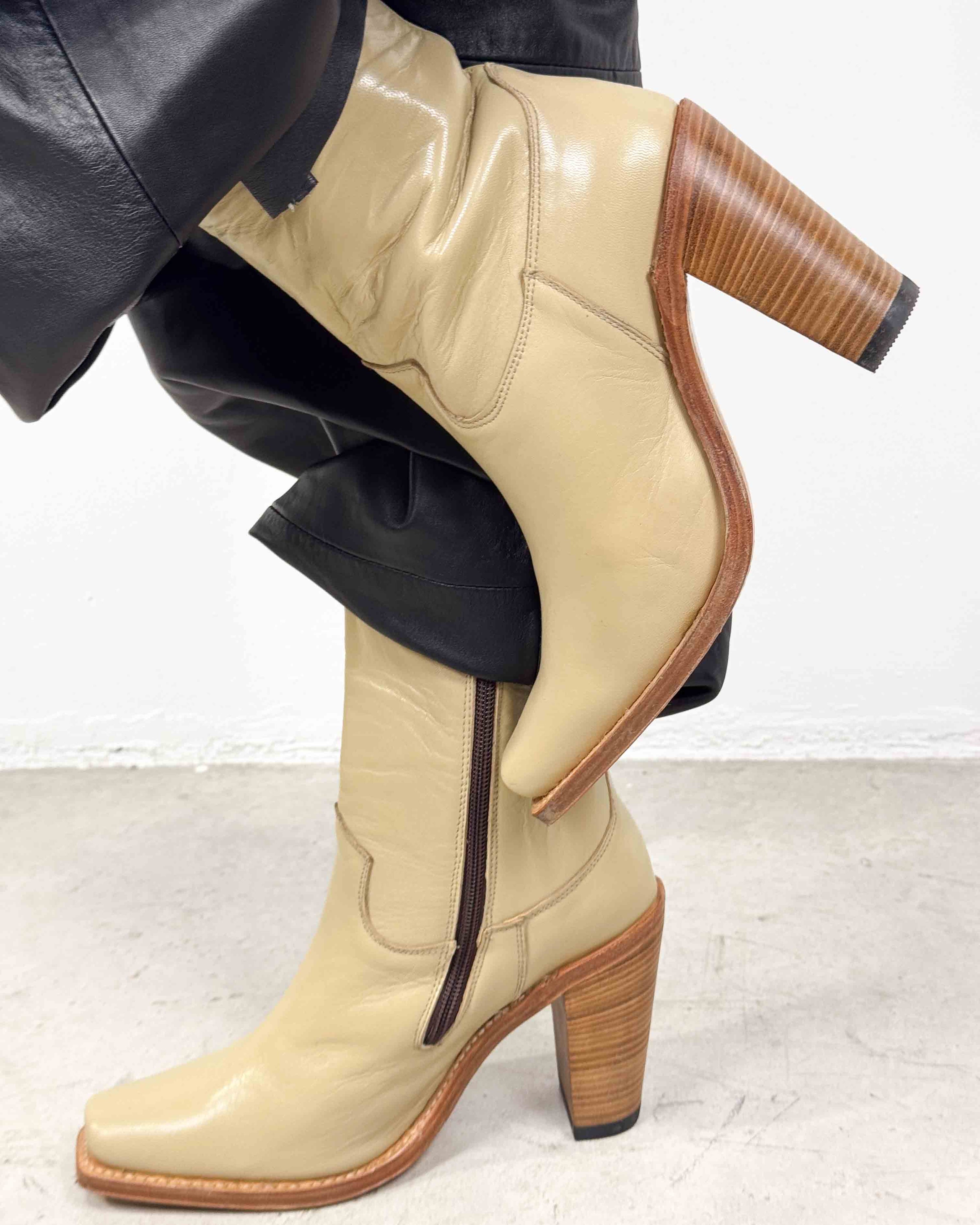 The suki boots