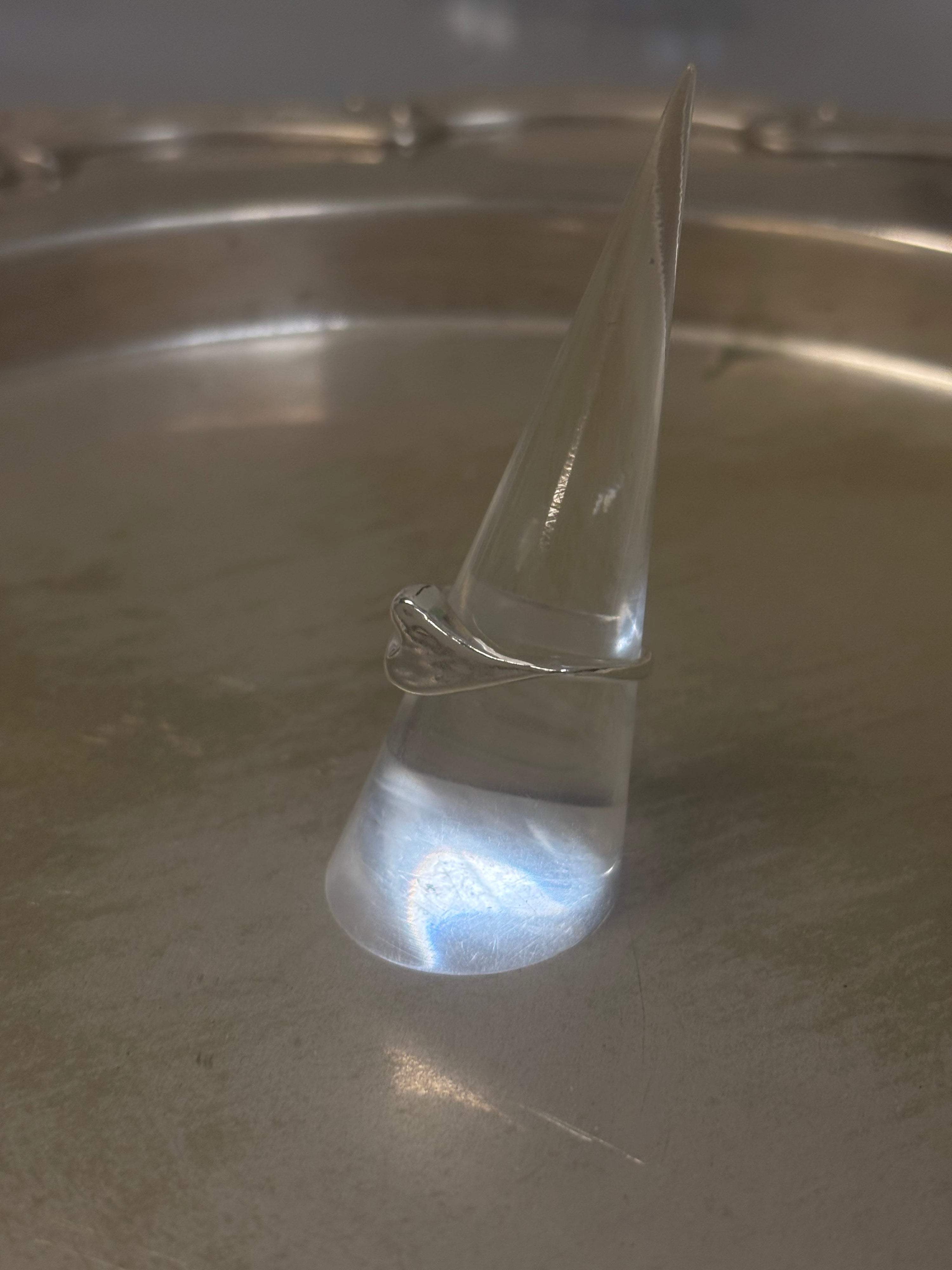 A holding place ring - silver