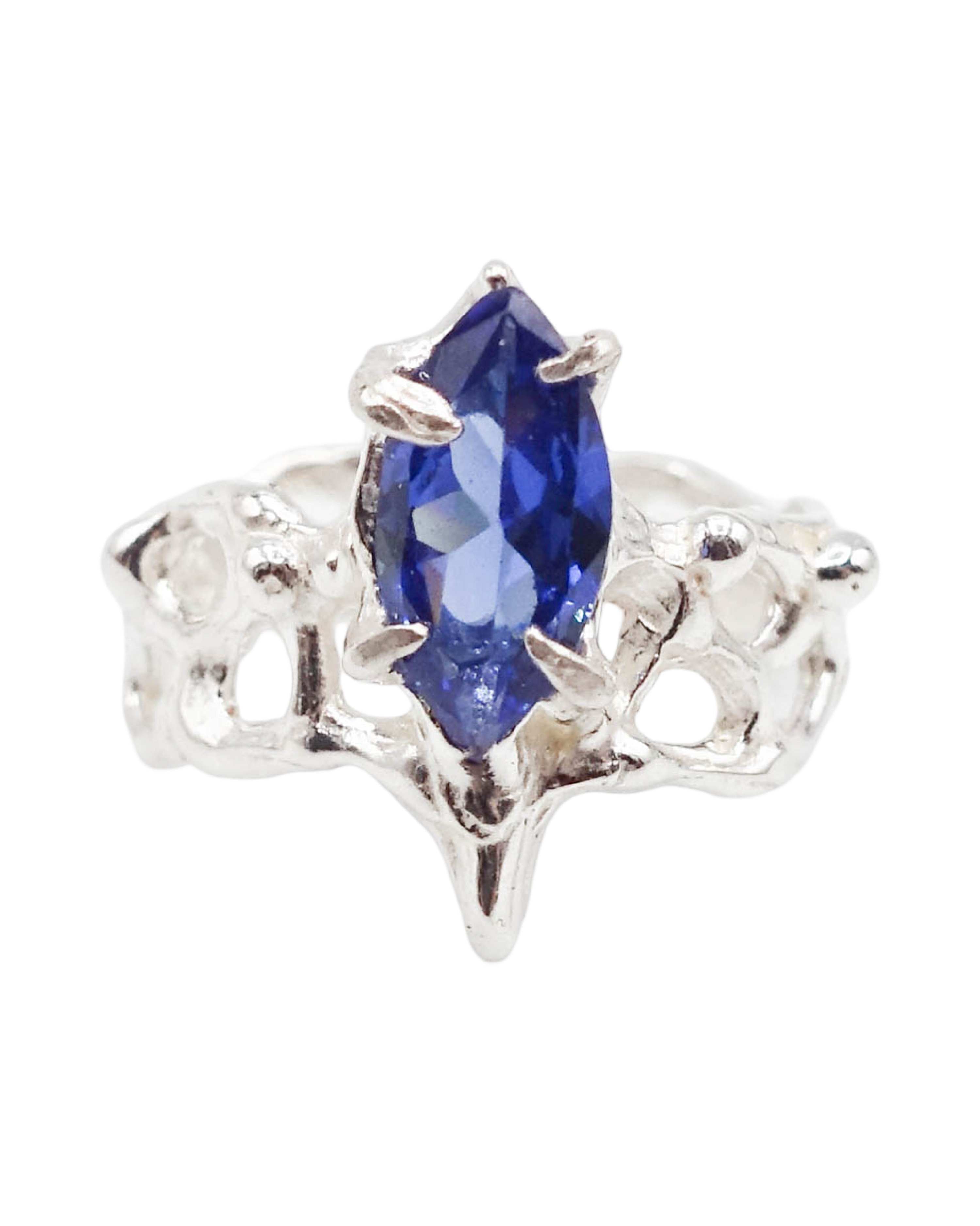 Daphne ring