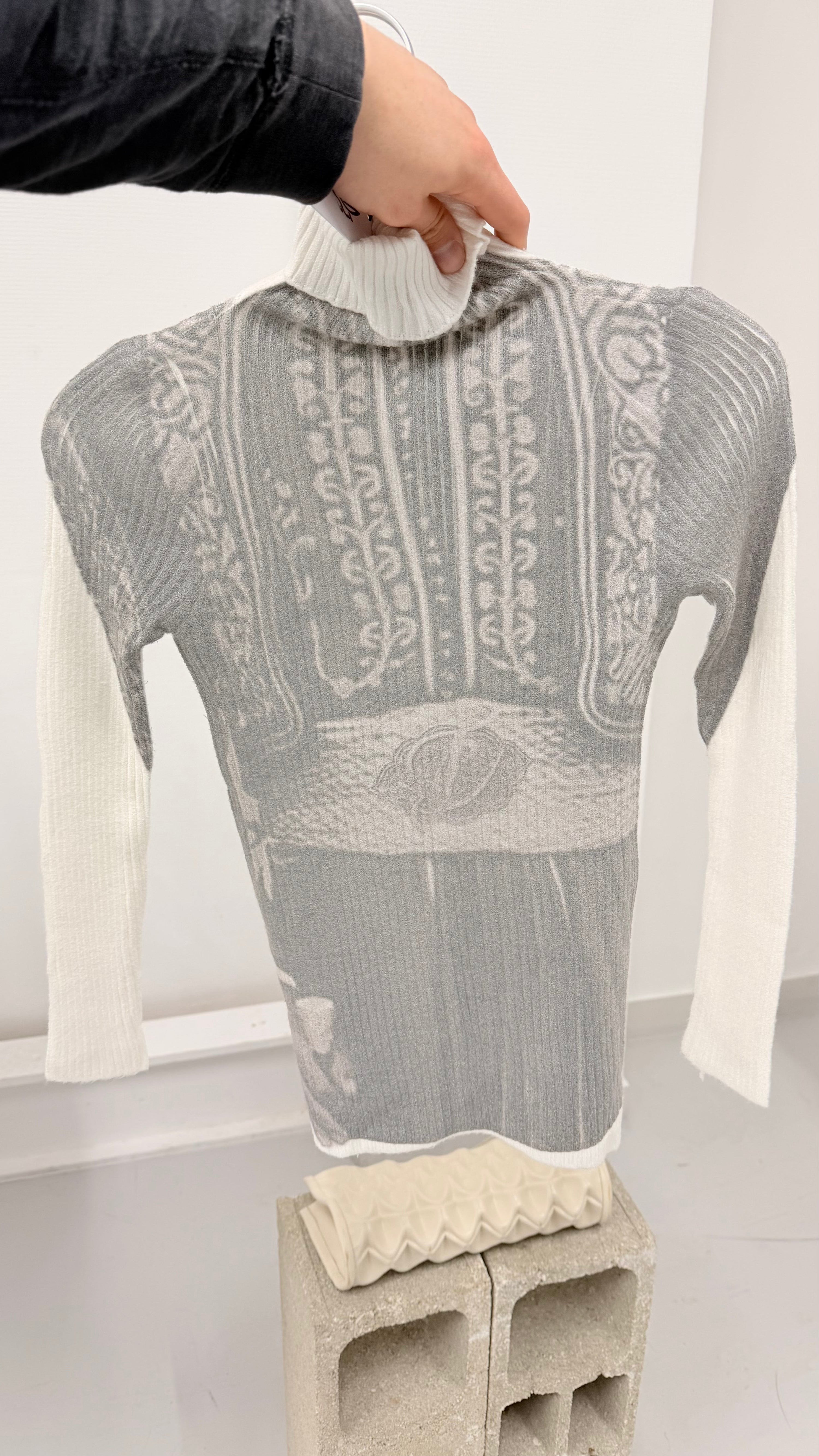 Fw26 longlseeve printed turtleneck 2
