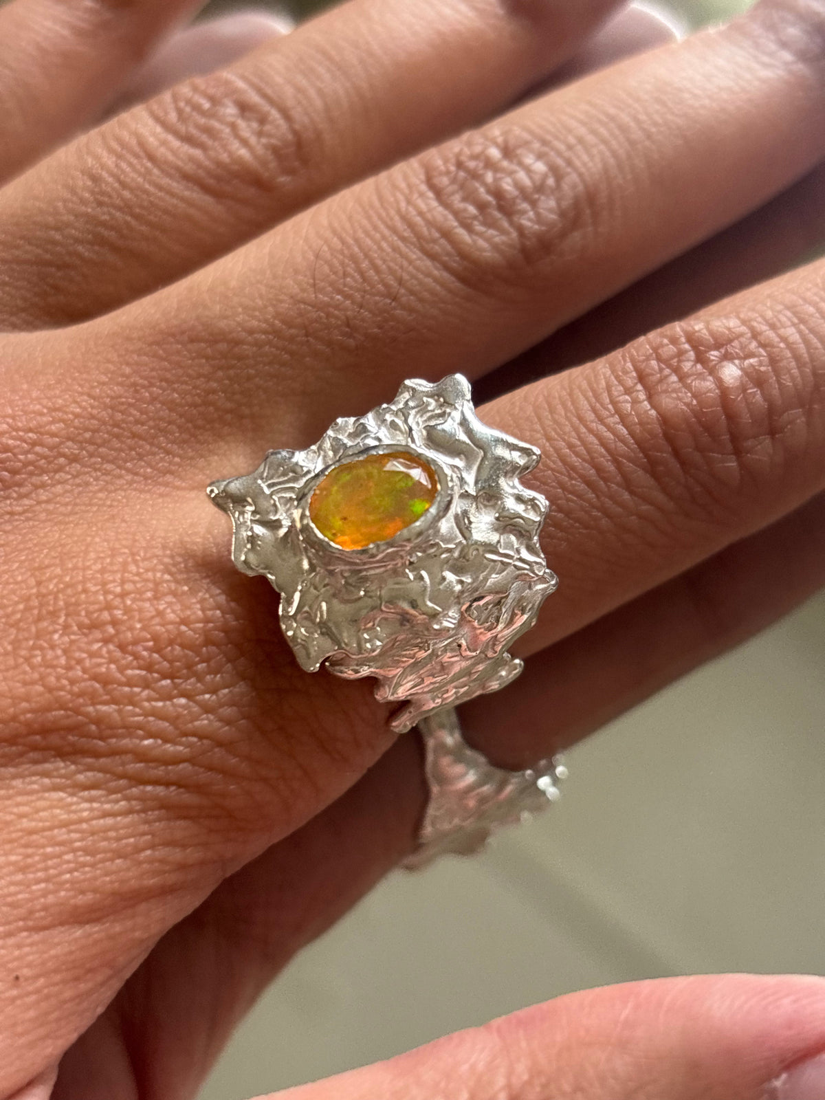 Framed fragment ring - size u